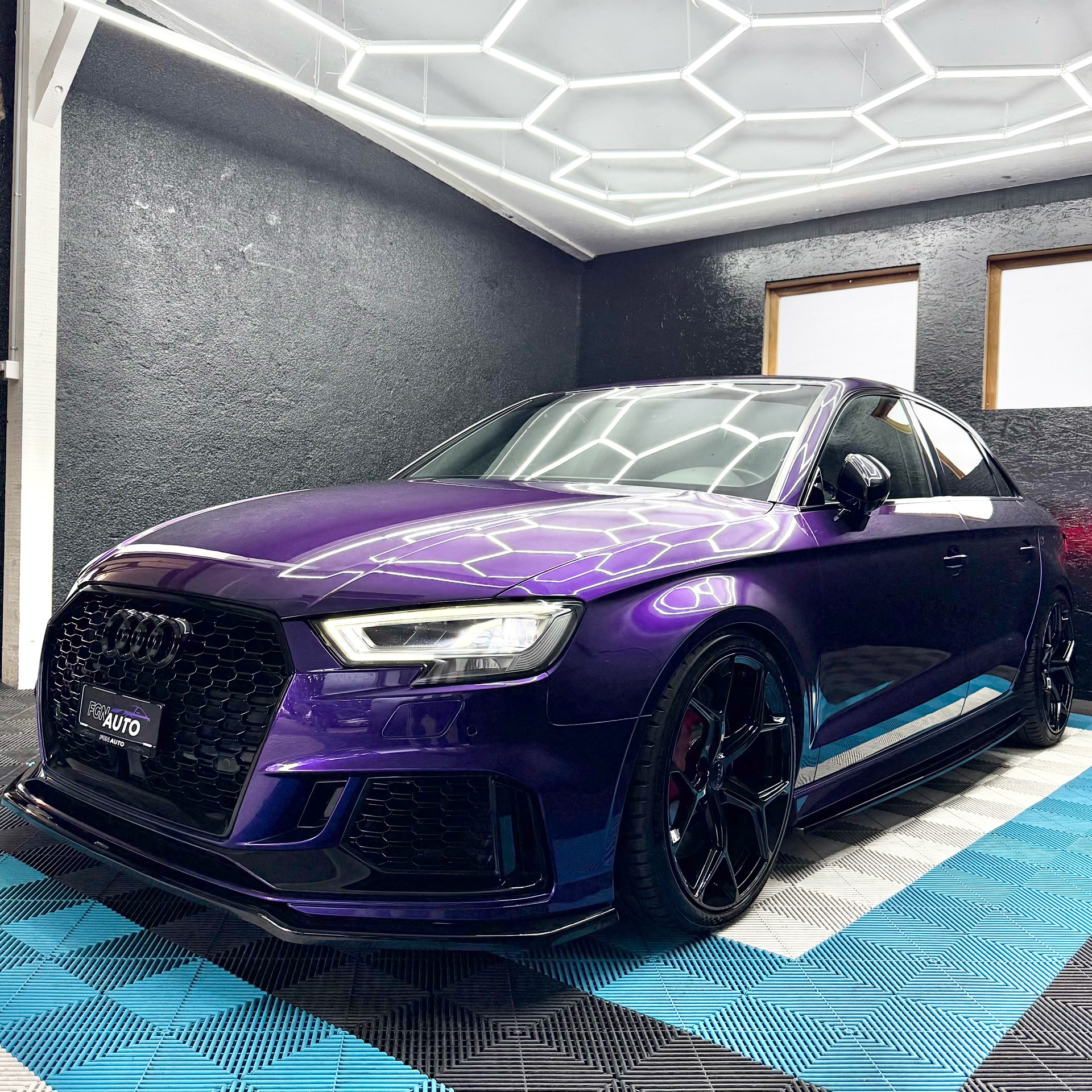 AUDI RS3 Limousine 2.5 TSI quattro S-tronic-image-8