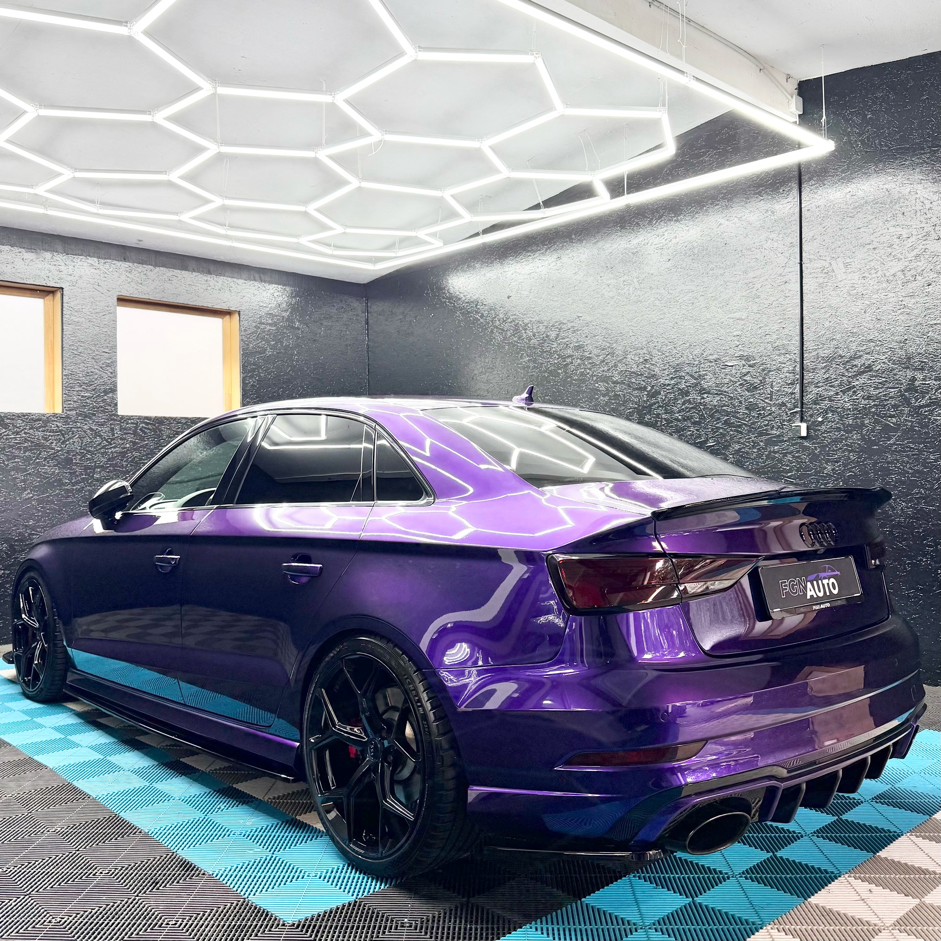 AUDI RS3 Limousine 2.5 TSI quattro S-tronic-image-7