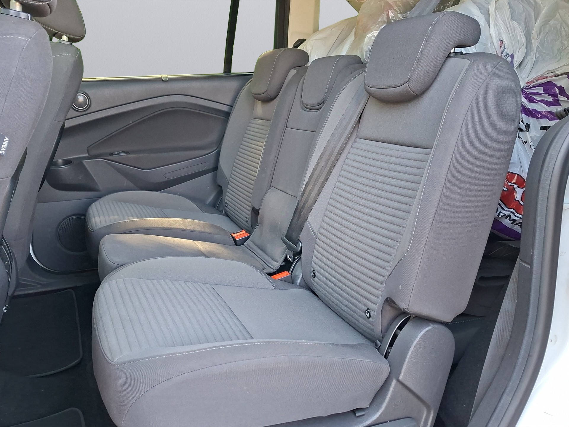 FORD GrC-Max 1.5 SCTi Titanium-image-13
