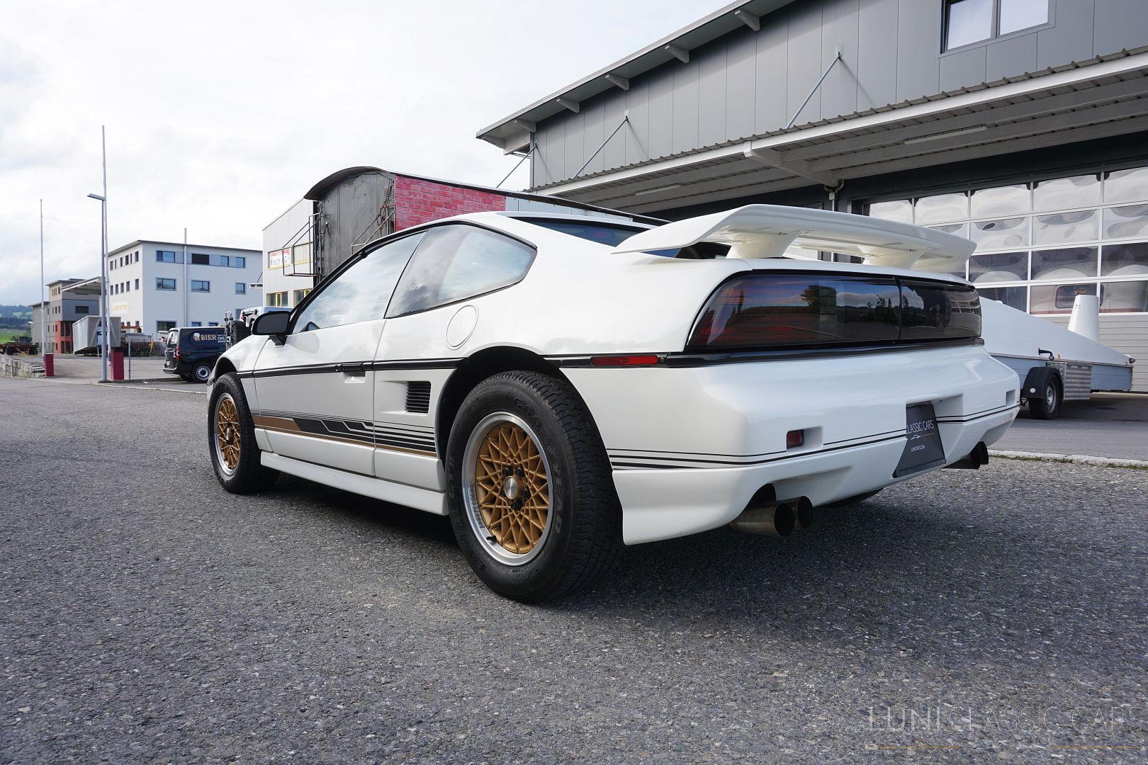 PONTIAC Fiero GT-image-3
