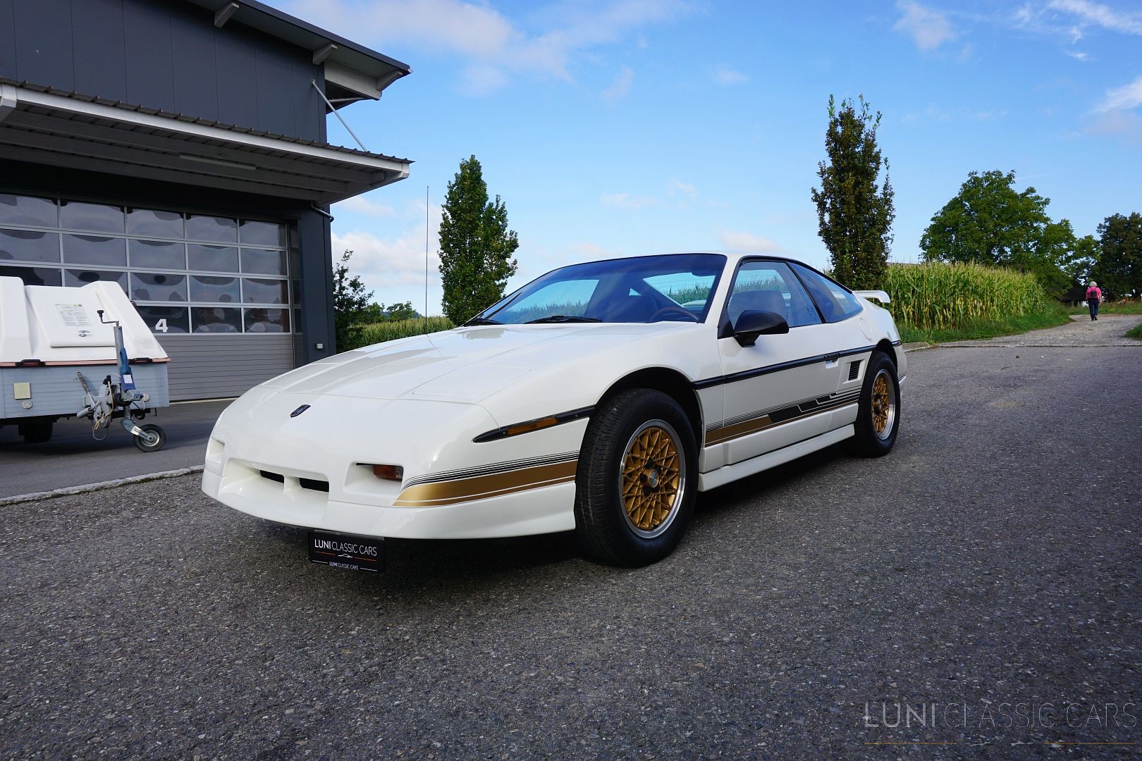 PONTIAC Fiero GT-image-1
