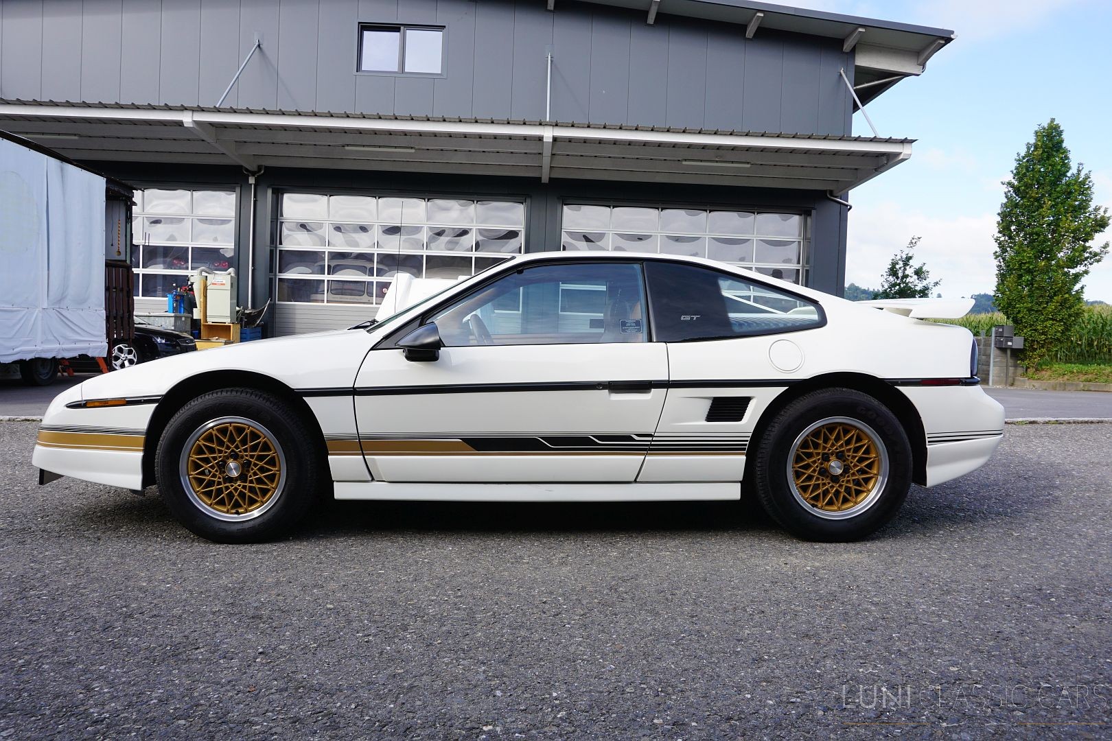 PONTIAC Fiero GT-image-2