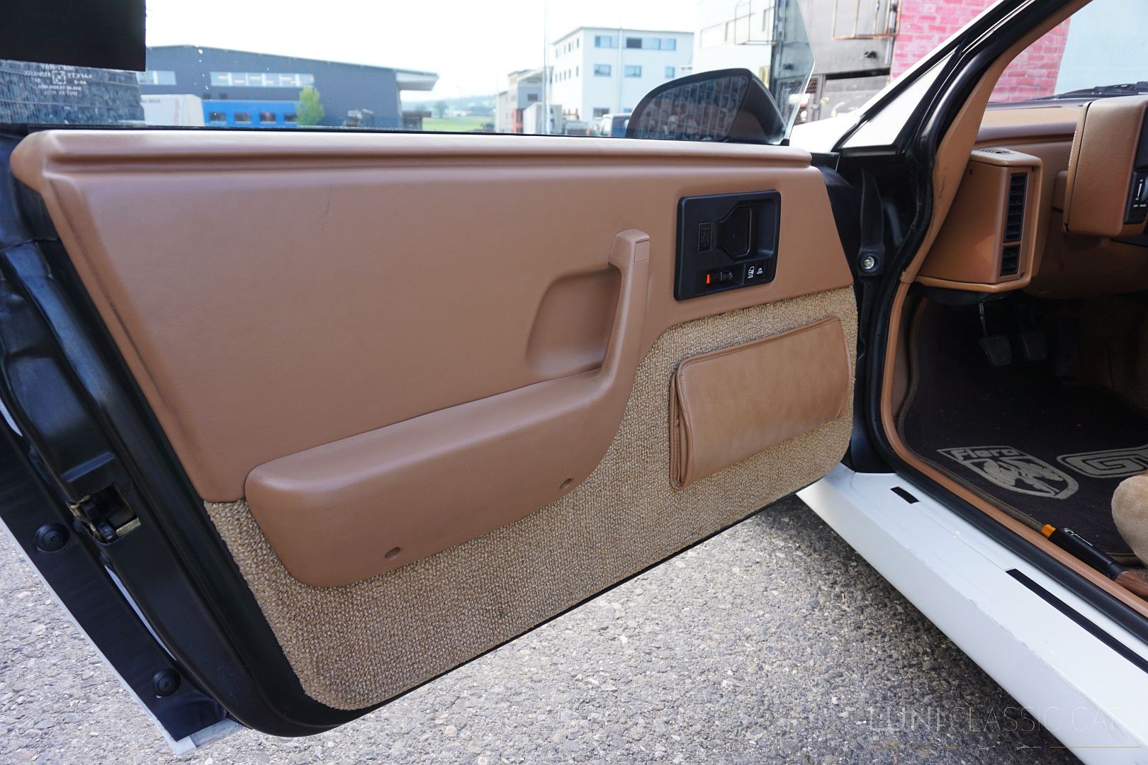 PONTIAC Fiero GT-image-17
