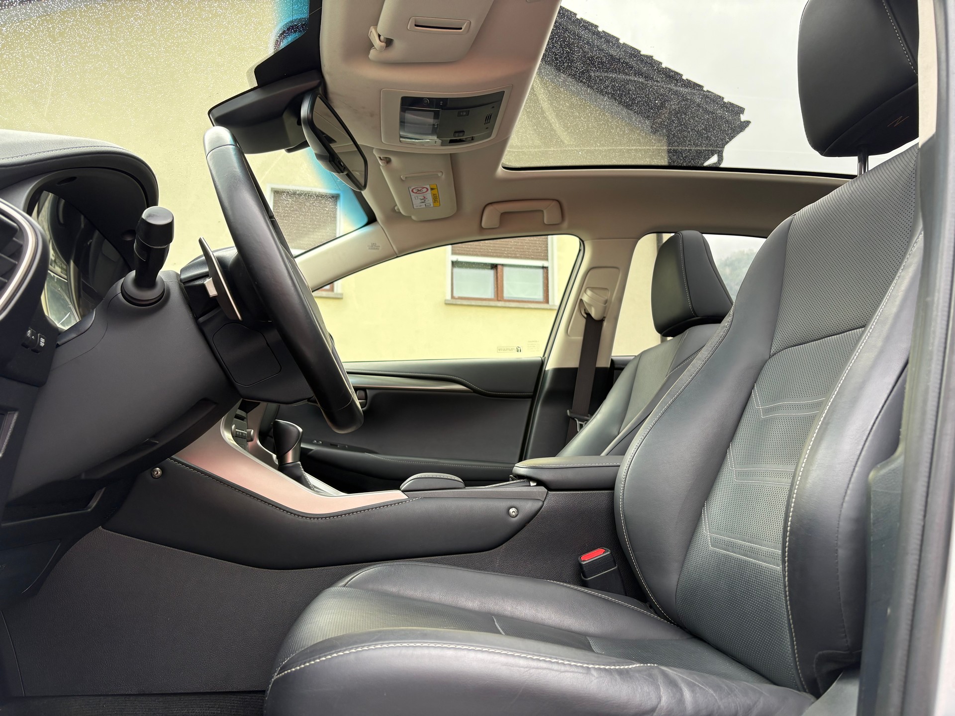 LEXUS NX 300h Comfort E-Four Automatic-image-10