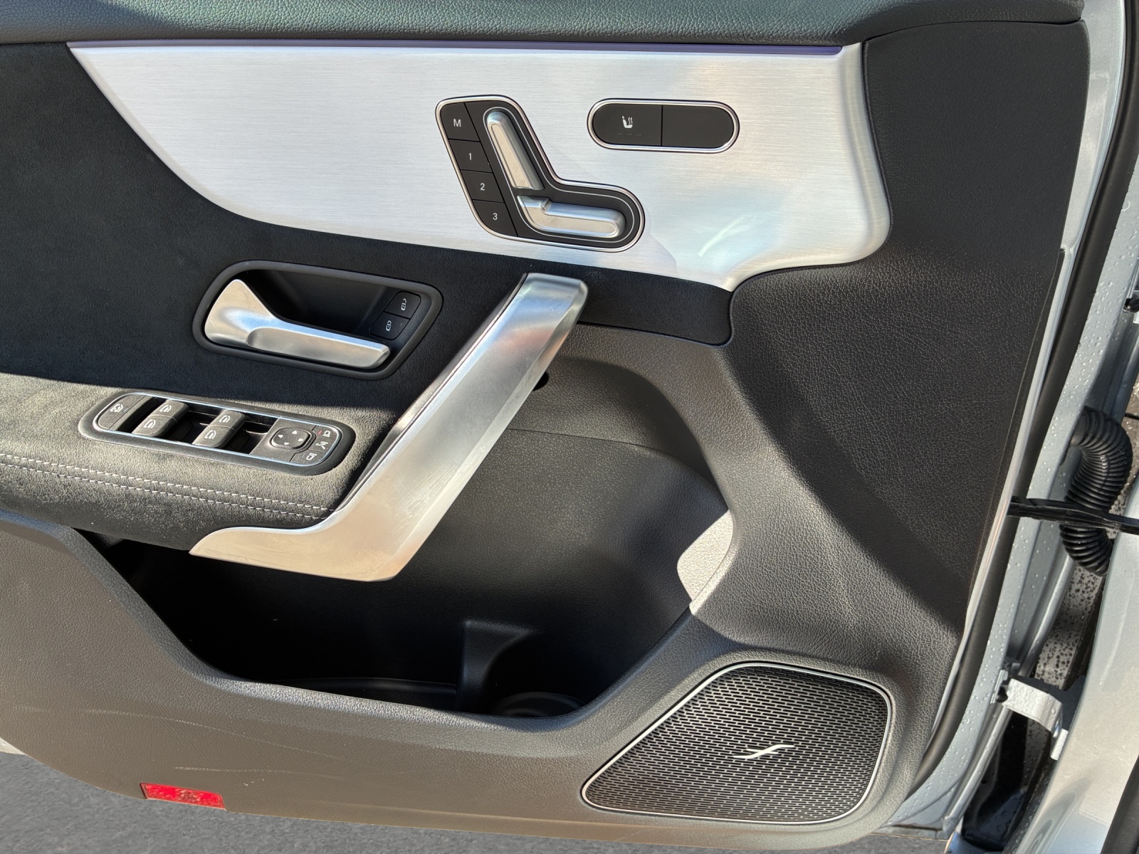 MERCEDES-BENZ A 220 4Matic 8G-DCT-image-12