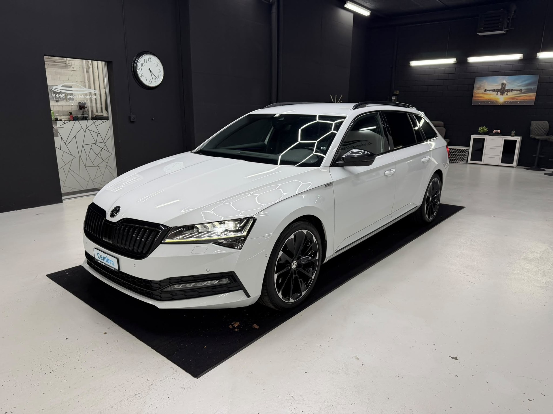 SKODA Superb Combi 2.0 TDi SportLine 4x4 DSG-image-2