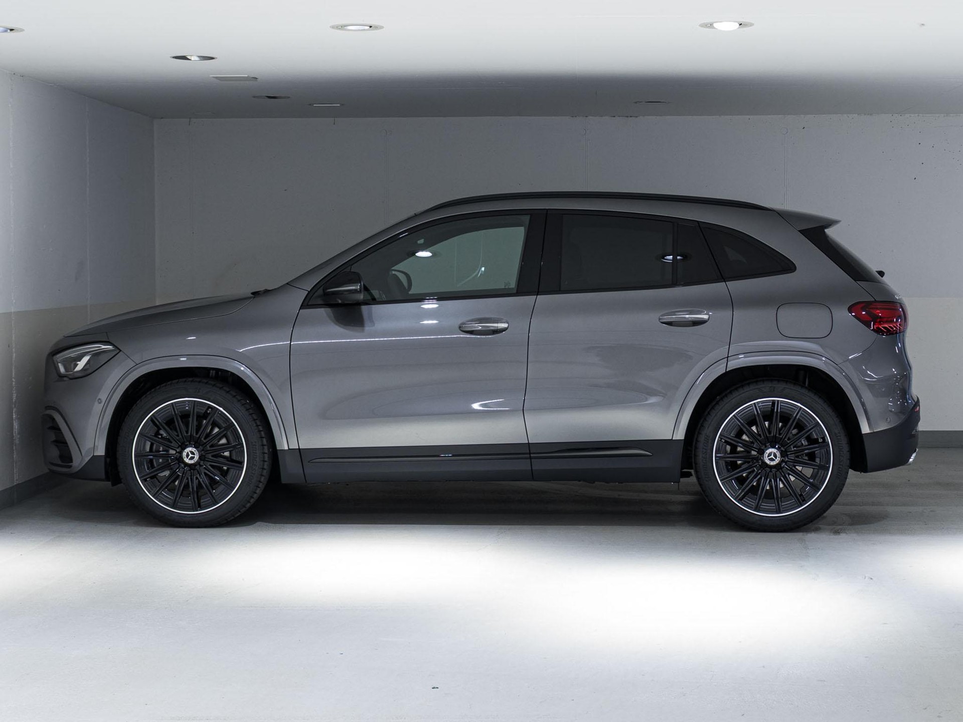 MERCEDES-BENZ GLA 220 d 4MATIC Swiss Star-image-4