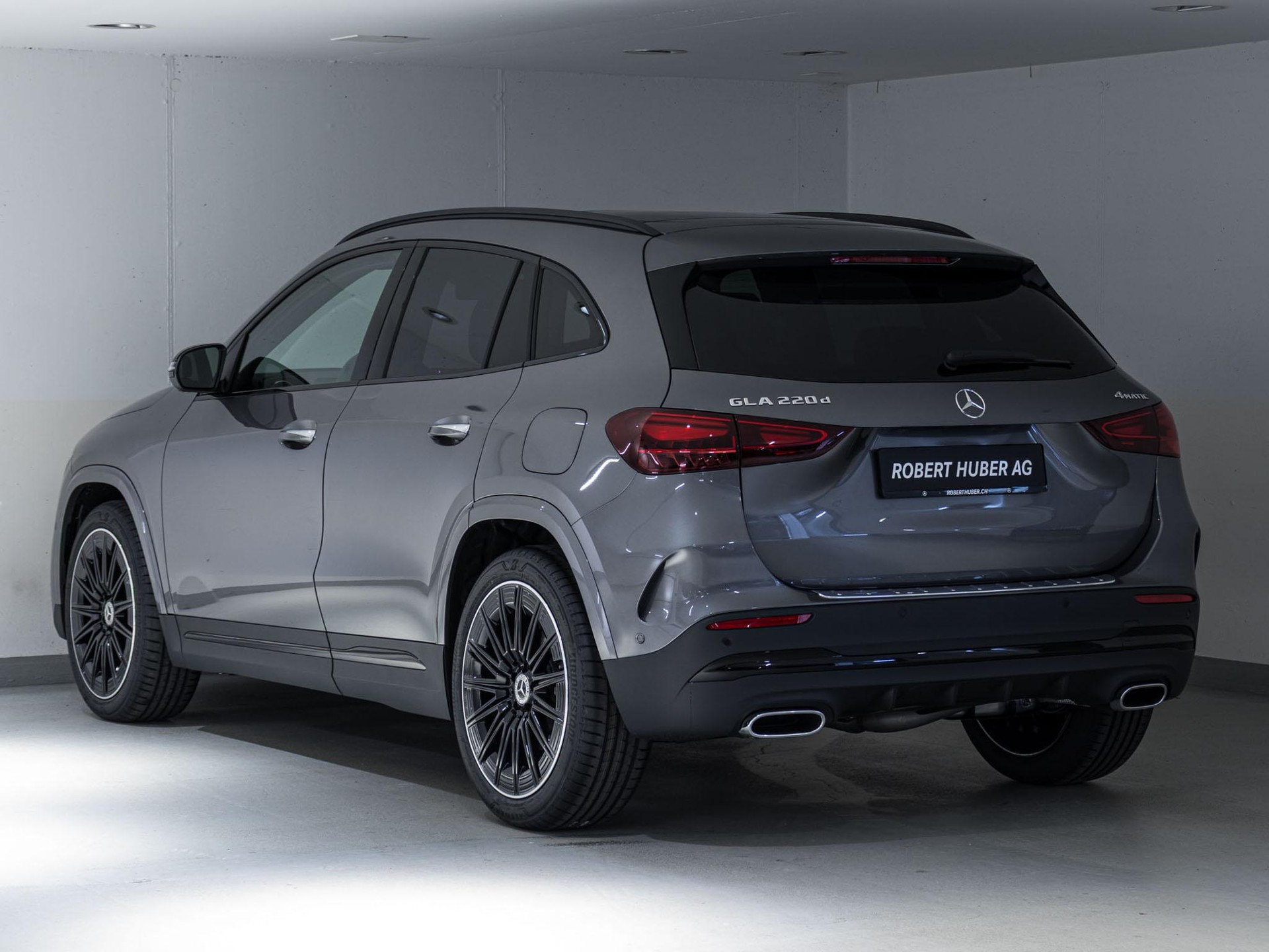 MERCEDES-BENZ GLA 220 d 4MATIC Swiss Star-image-3