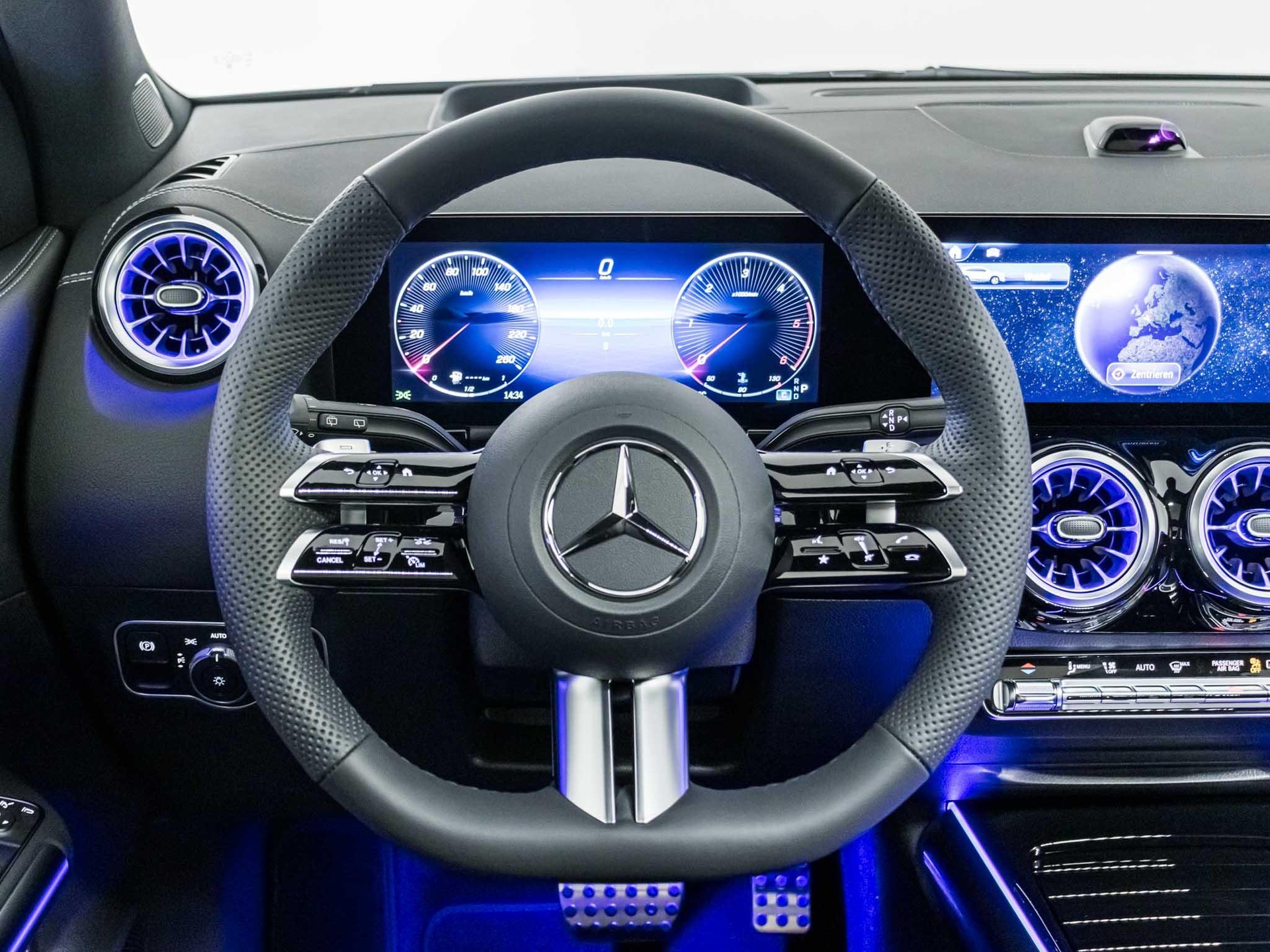 MERCEDES-BENZ GLA 220 d 4MATIC Swiss Star-image-10
