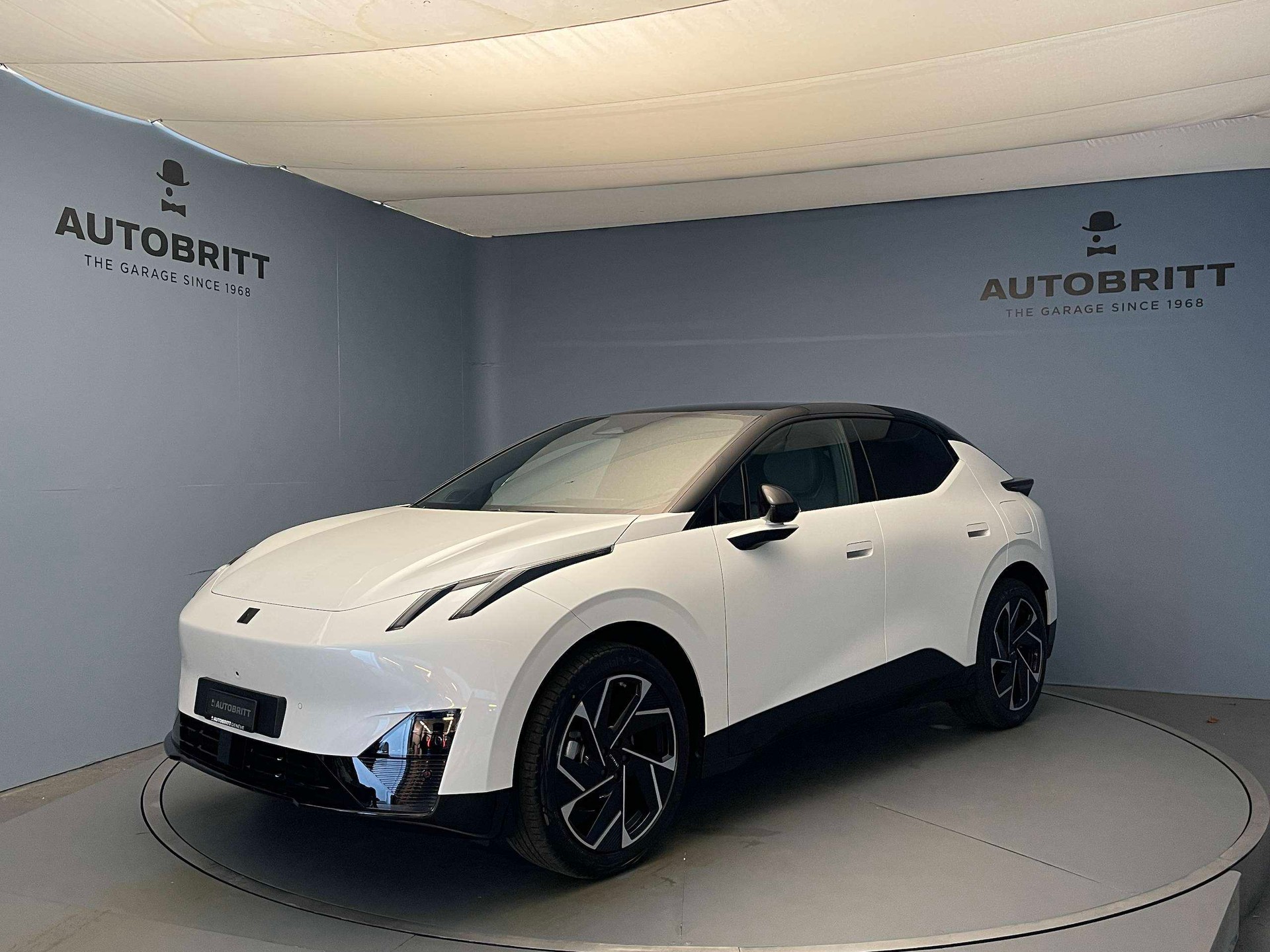LYNK & CO 02 More-image-0