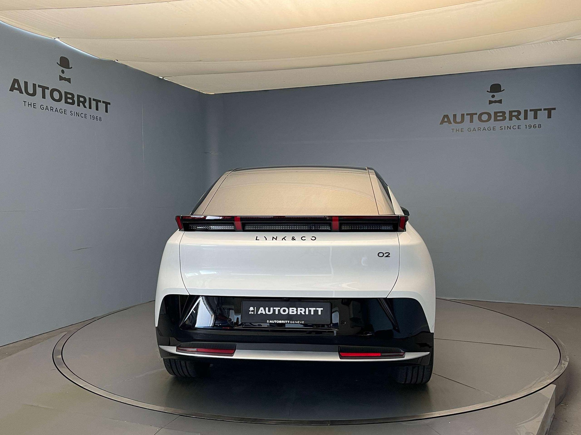 LYNK & CO 02 More-image-1