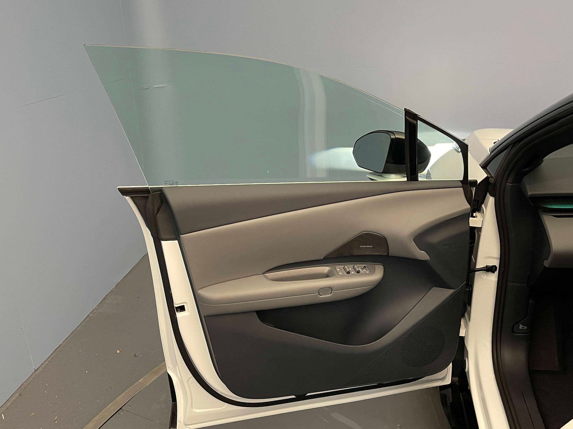LYNK & CO 02 More-image-10