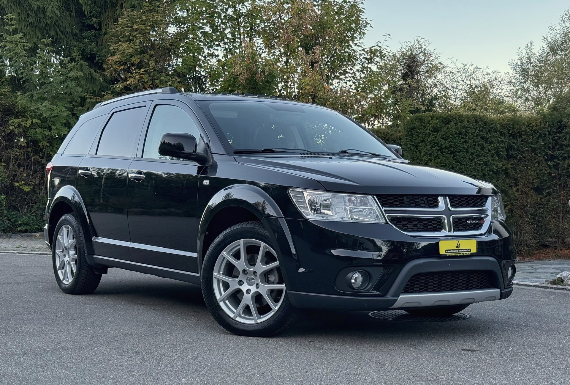 DODGE 2.4 Automatic | 7 Plätze | Leder | Navi | DVD | Kamera | Kindersitz | 19 Zoll | Frisch Ab MFK-image-0