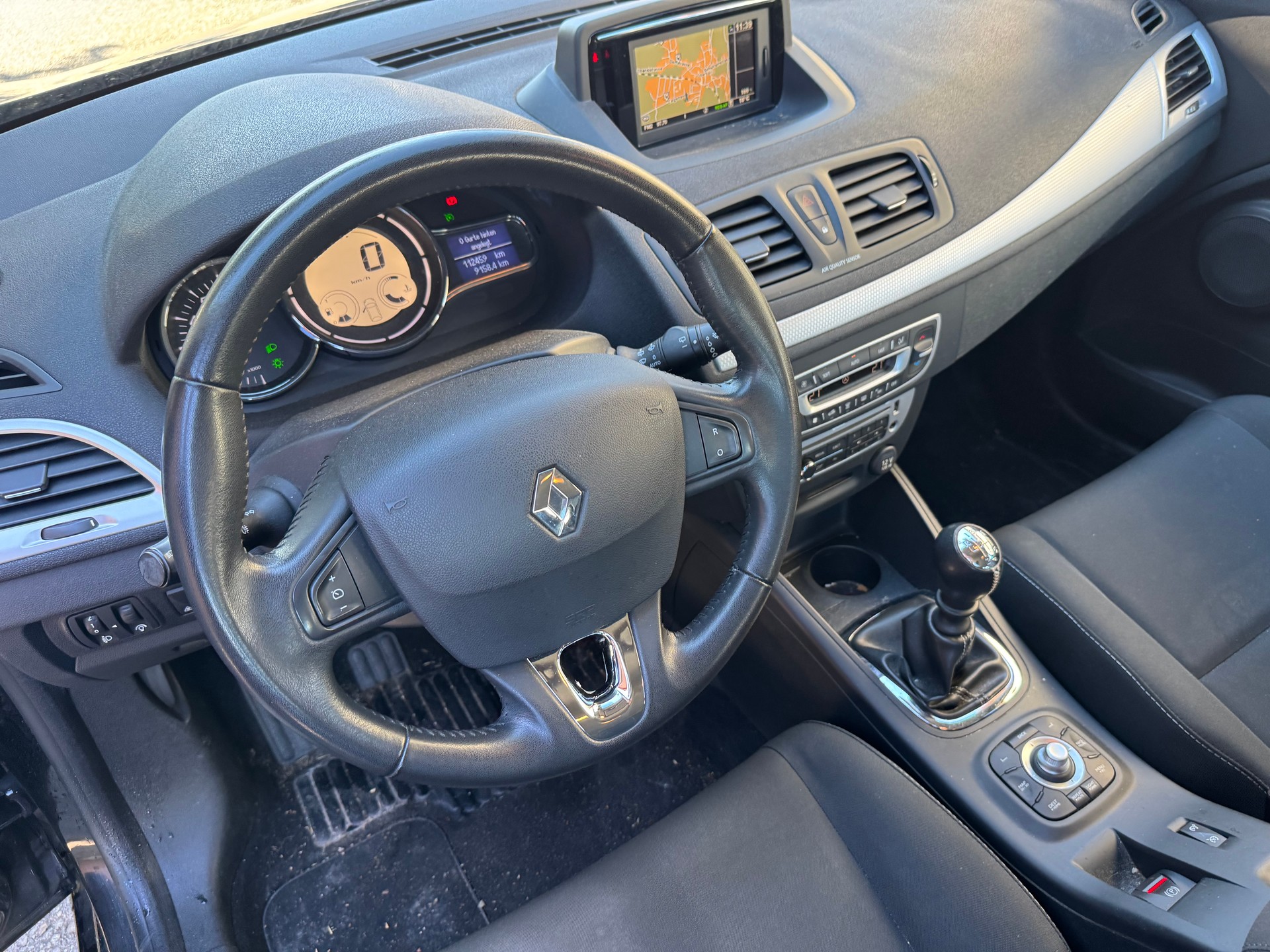 RENAULT Mégane Grandtour 1.2 16V Turbo Dynamique-image-9