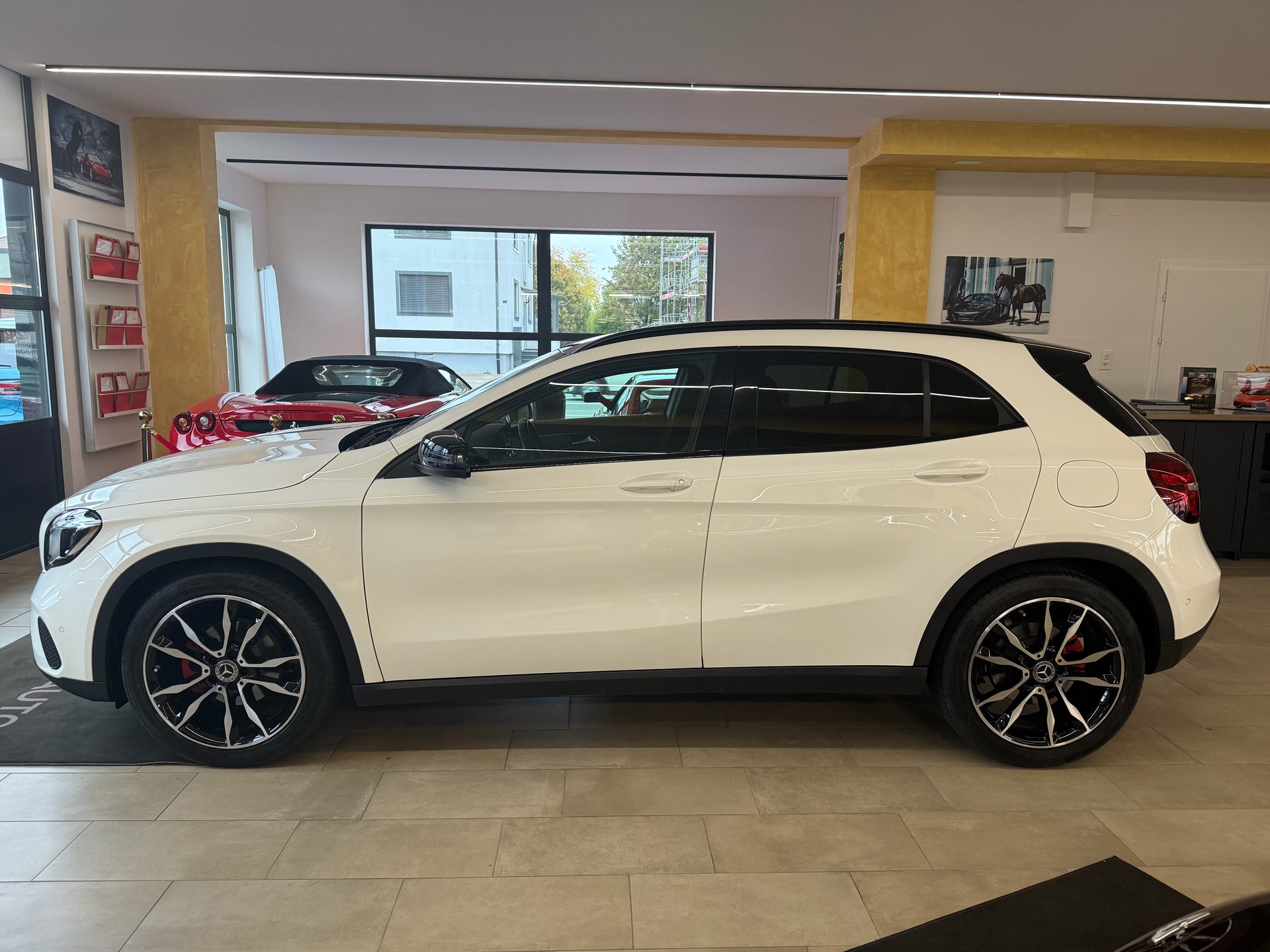 MERCEDES-BENZ GLA 200 Night Star 7G-DCT-image-6