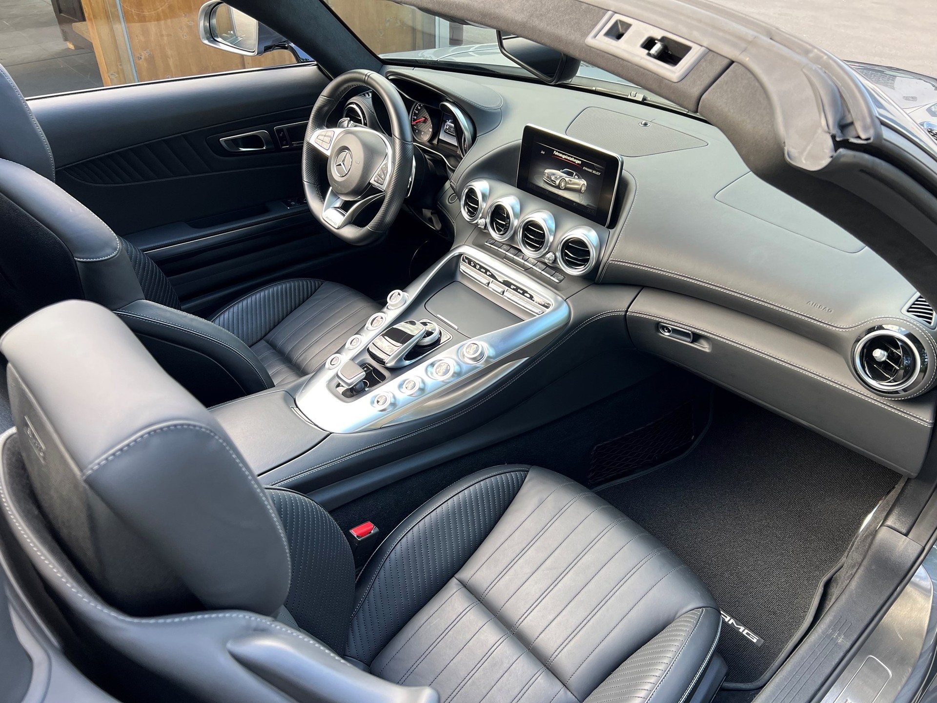 MERCEDES-BENZ AMG GT Roadster Speedshift DCT-image-9