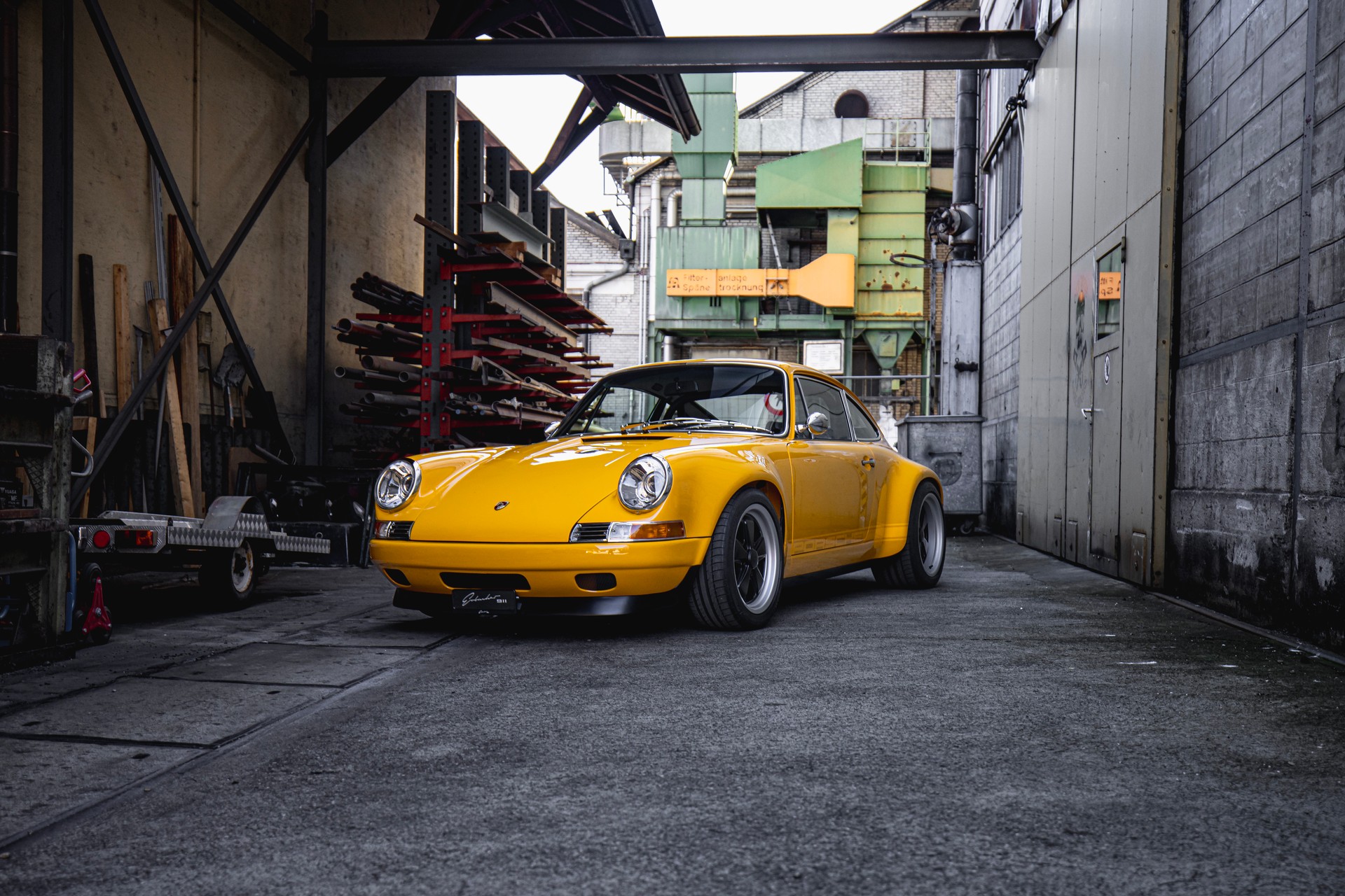 PORSCHE 911 Carrera 2-image-3