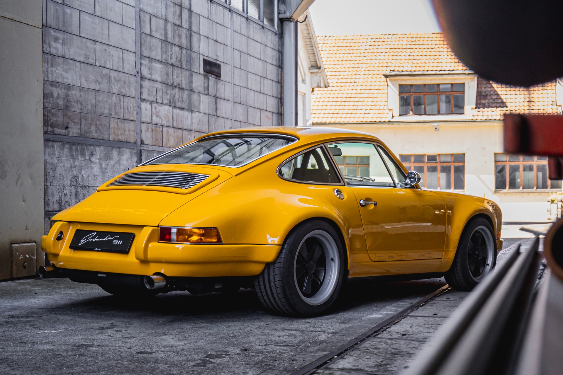 PORSCHE 911 Carrera 2-image-0