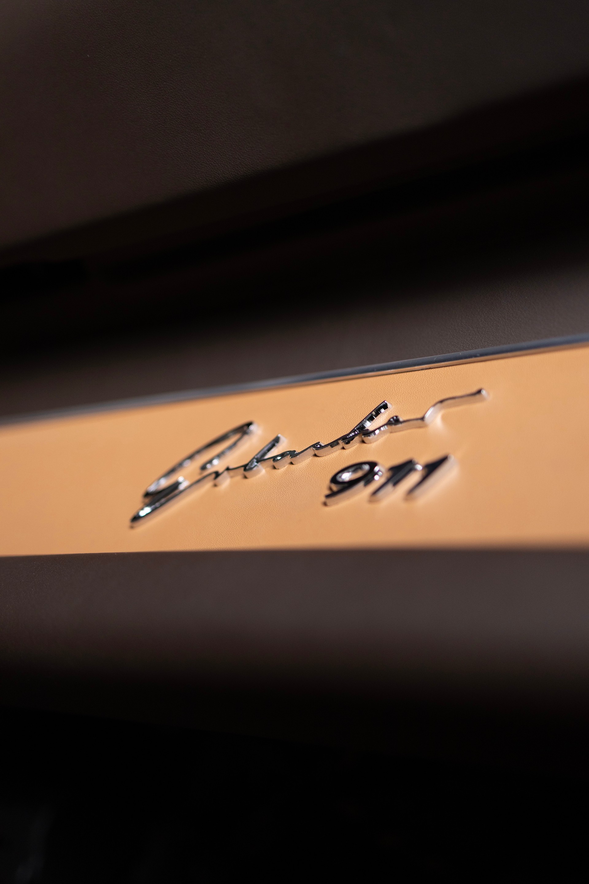 PORSCHE 911 Carrera 2-image-9