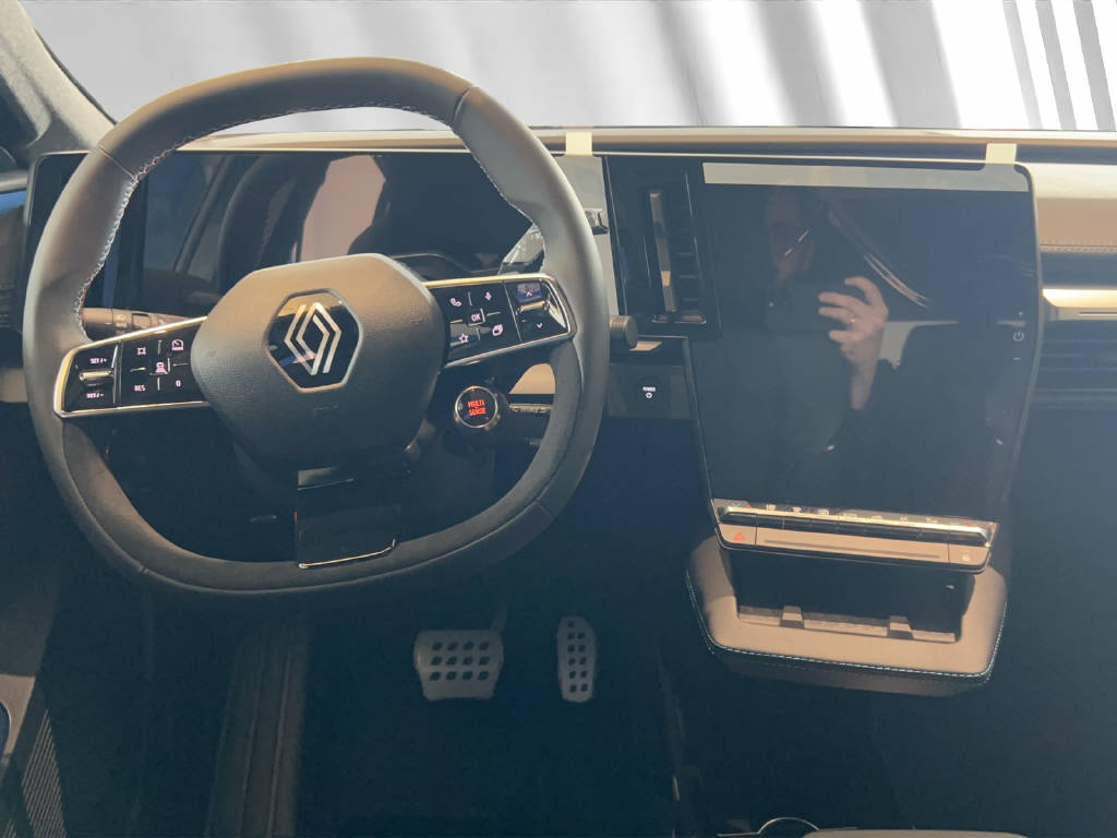 RENAULT Scénic E-Tech esprit Alpine-image-4