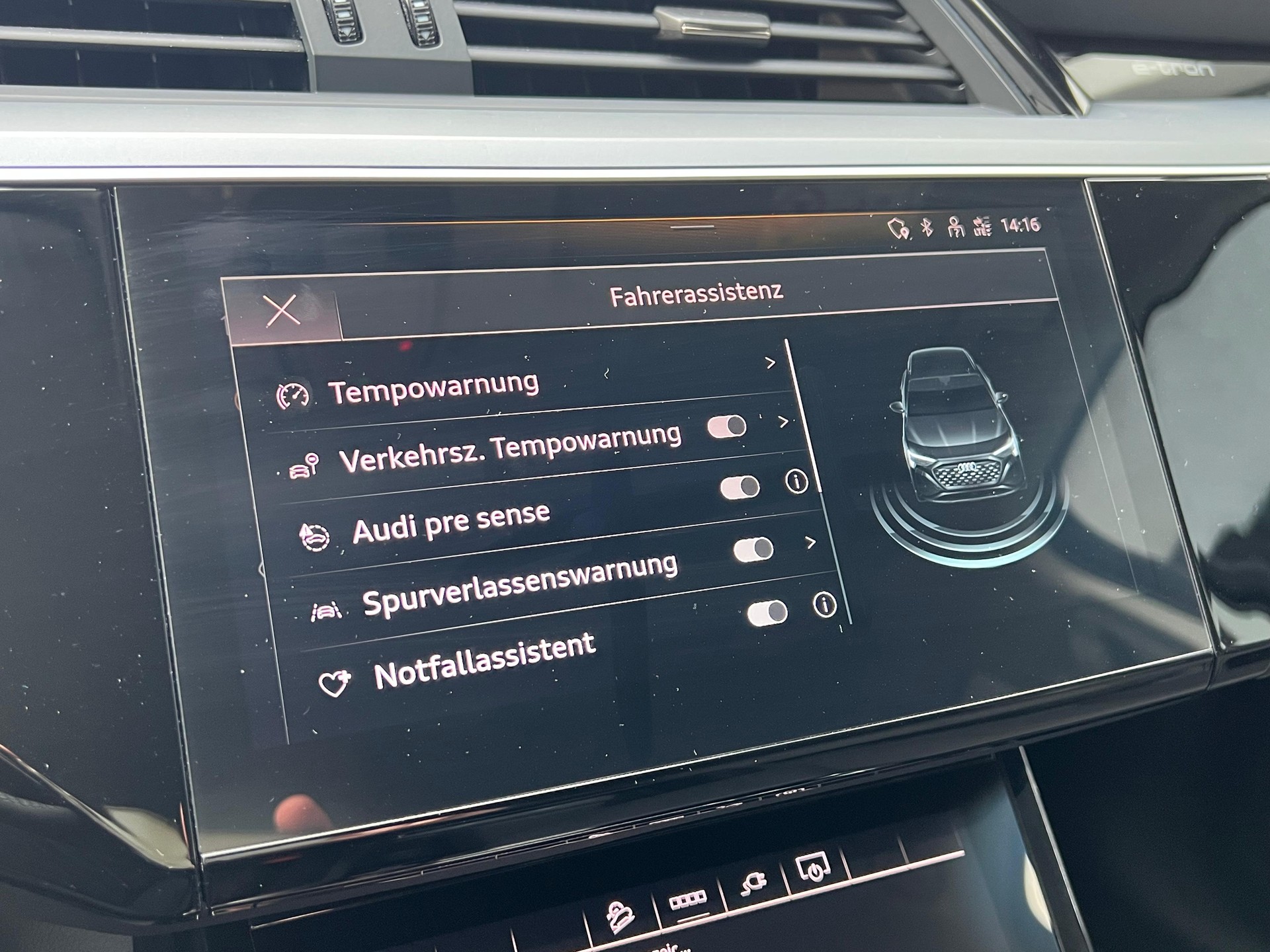 AUDI Q8 55 e-tron advanced quattro-image-14