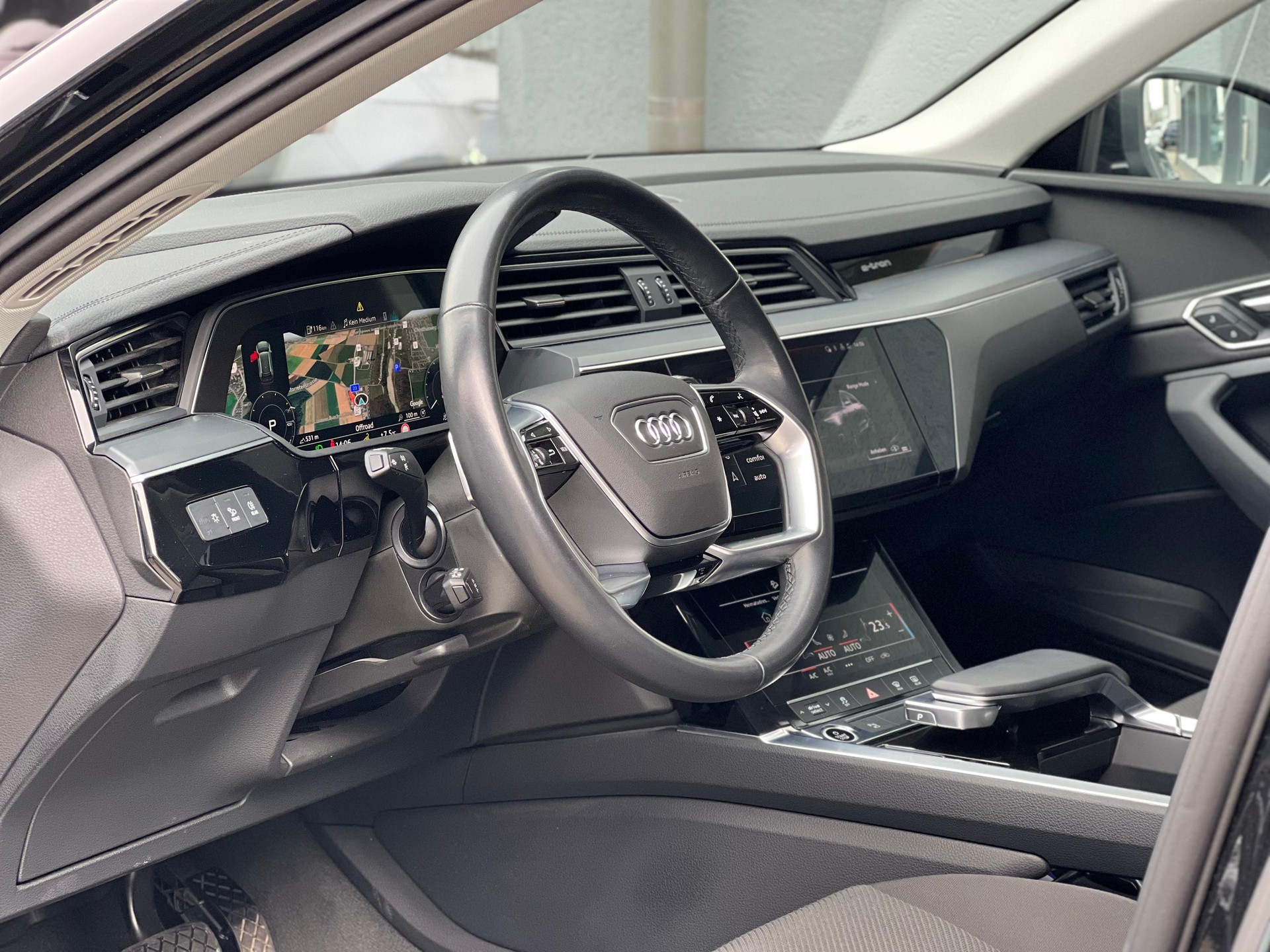 AUDI Q8 55 e-tron advanced quattro-image-7