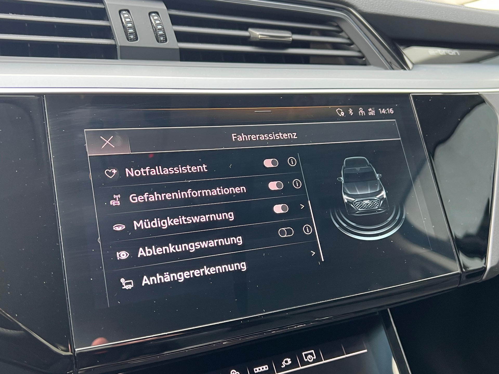 AUDI Q8 55 e-tron advanced quattro-image-15