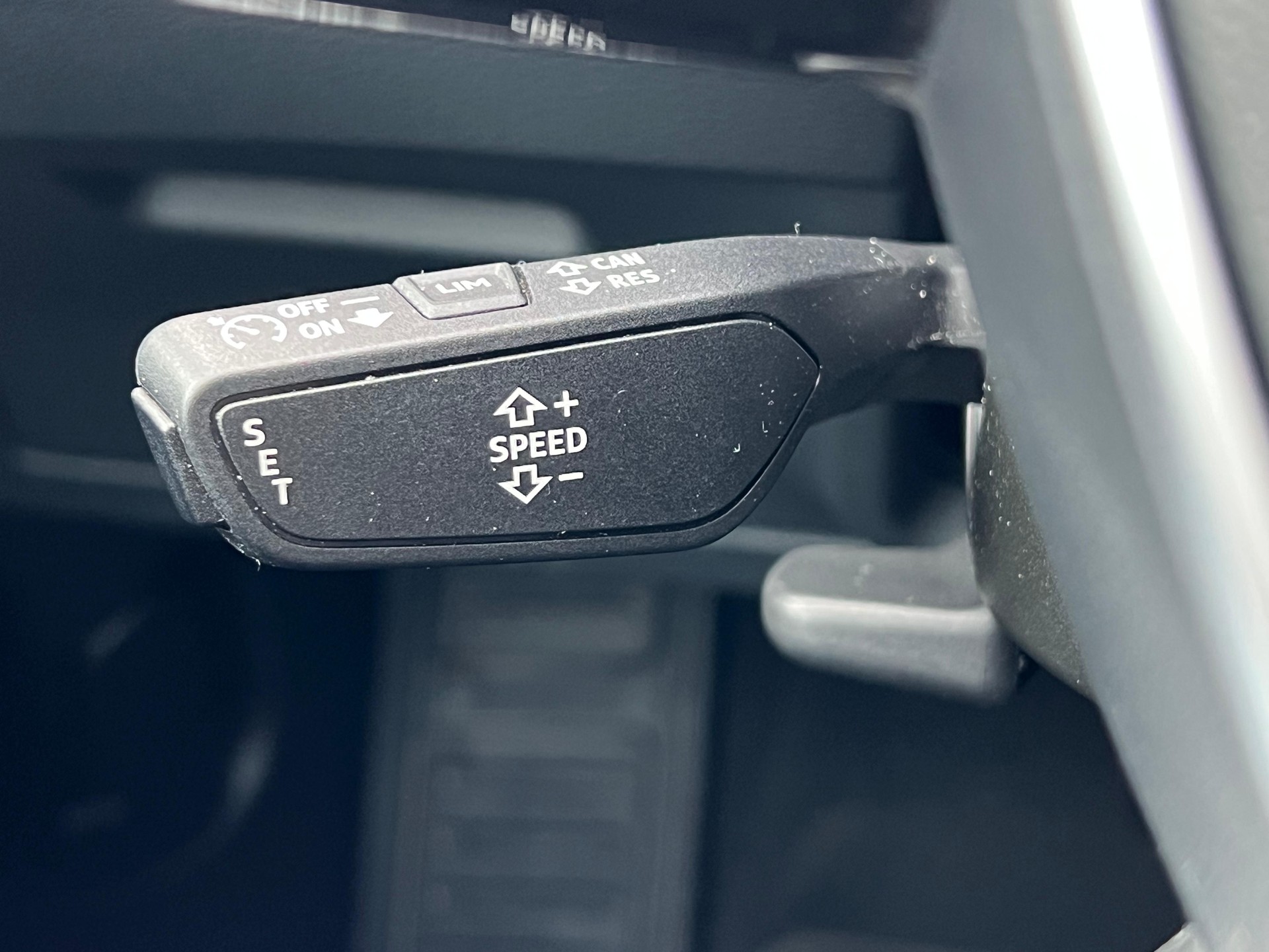 AUDI Q8 55 e-tron advanced quattro-image-13