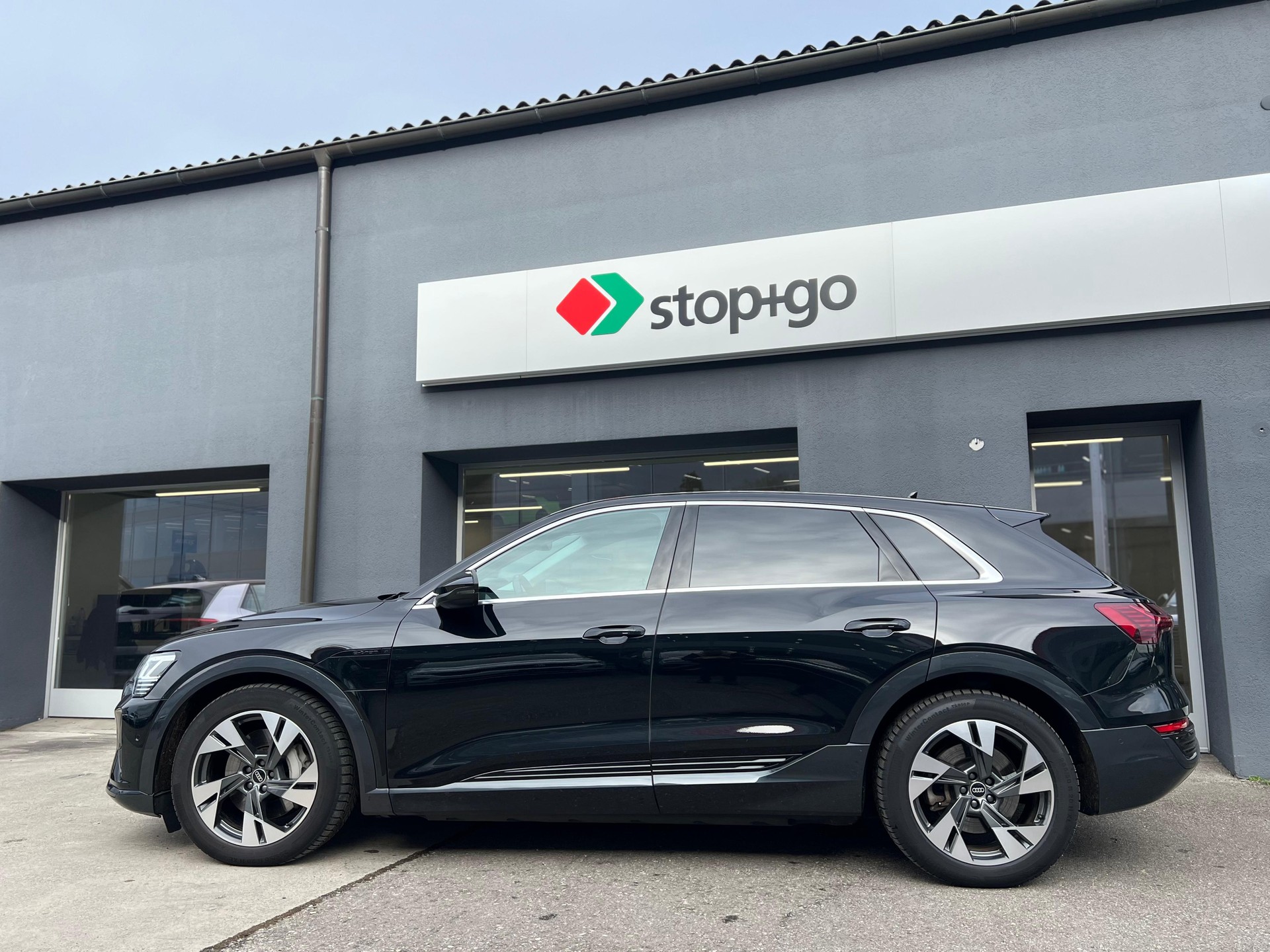 AUDI Q8 55 e-tron advanced quattro-image-2