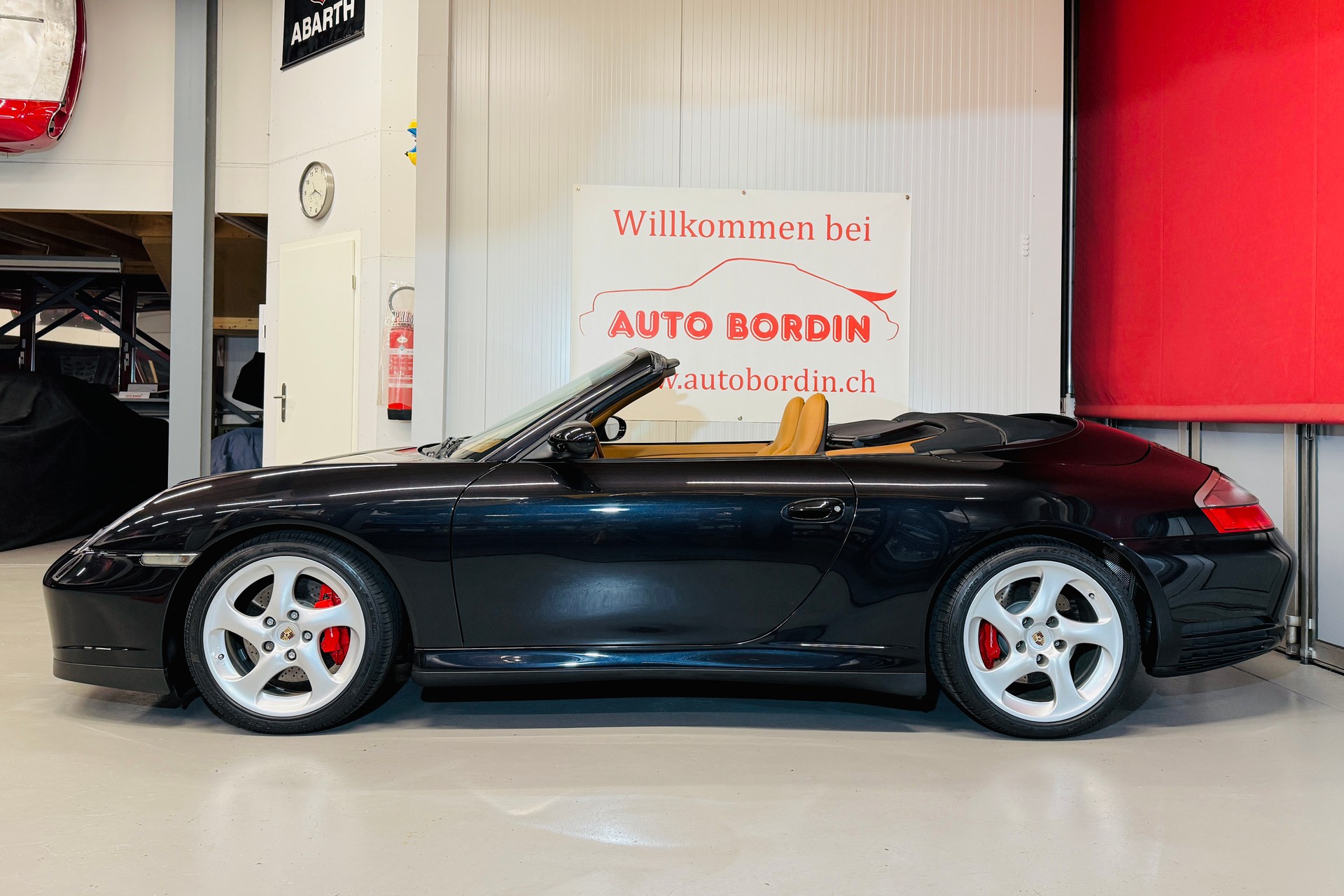PORSCHE 911 Carrera 4 S Cabrio 4S „Basaltschwarz metallic“ 1. Lack-image-3