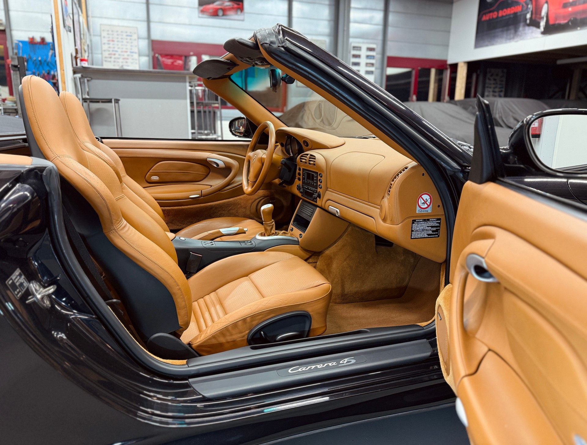 PORSCHE 911 Carrera 4 S Cabrio 4S „Basaltschwarz metallic“ 1. Lack-image-11
