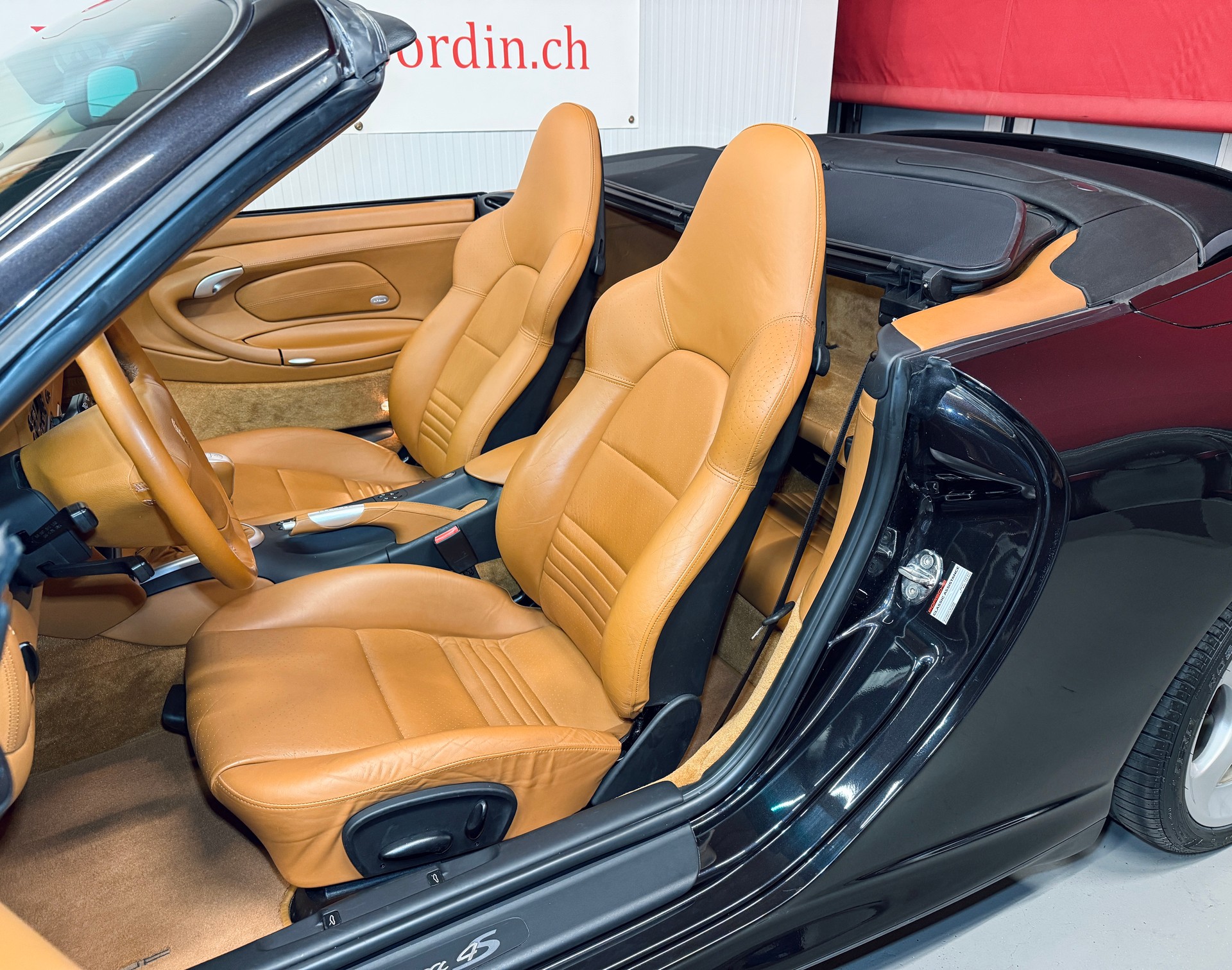 PORSCHE 911 Carrera 4 S Cabrio 4S „Basaltschwarz metallic“ 1. Lack-image-5