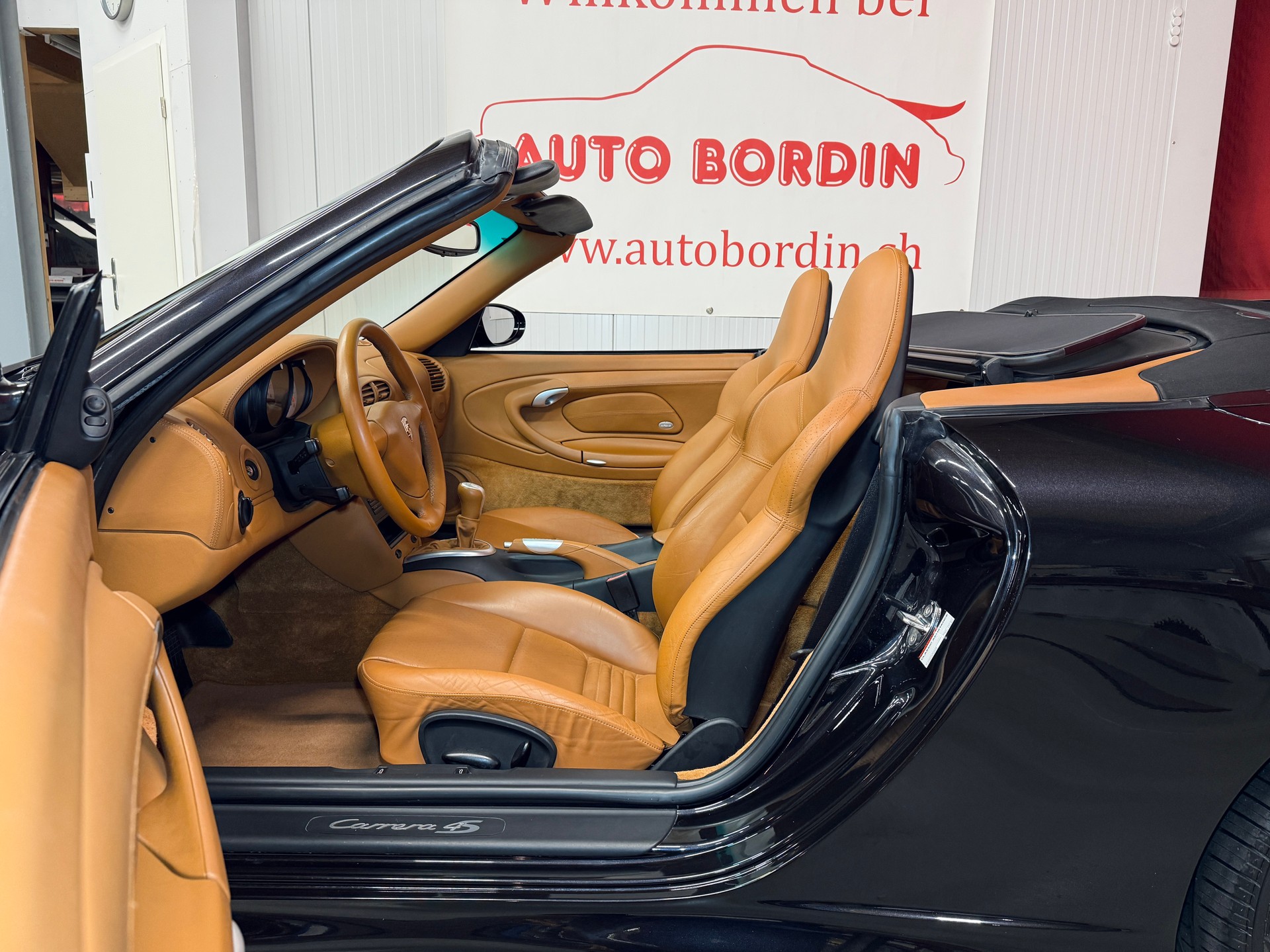 PORSCHE 911 Carrera 4 S Cabrio 4S „Basaltschwarz metallic“ 1. Lack-image-4