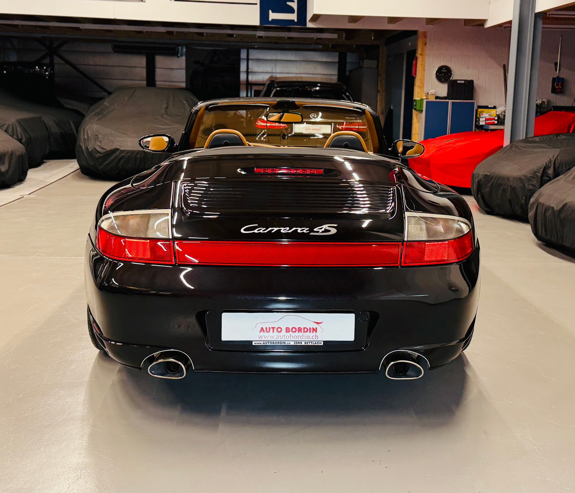 PORSCHE 911 Carrera 4 S Cabrio 4S „Basaltschwarz metallic“ 1. Lack-image-9