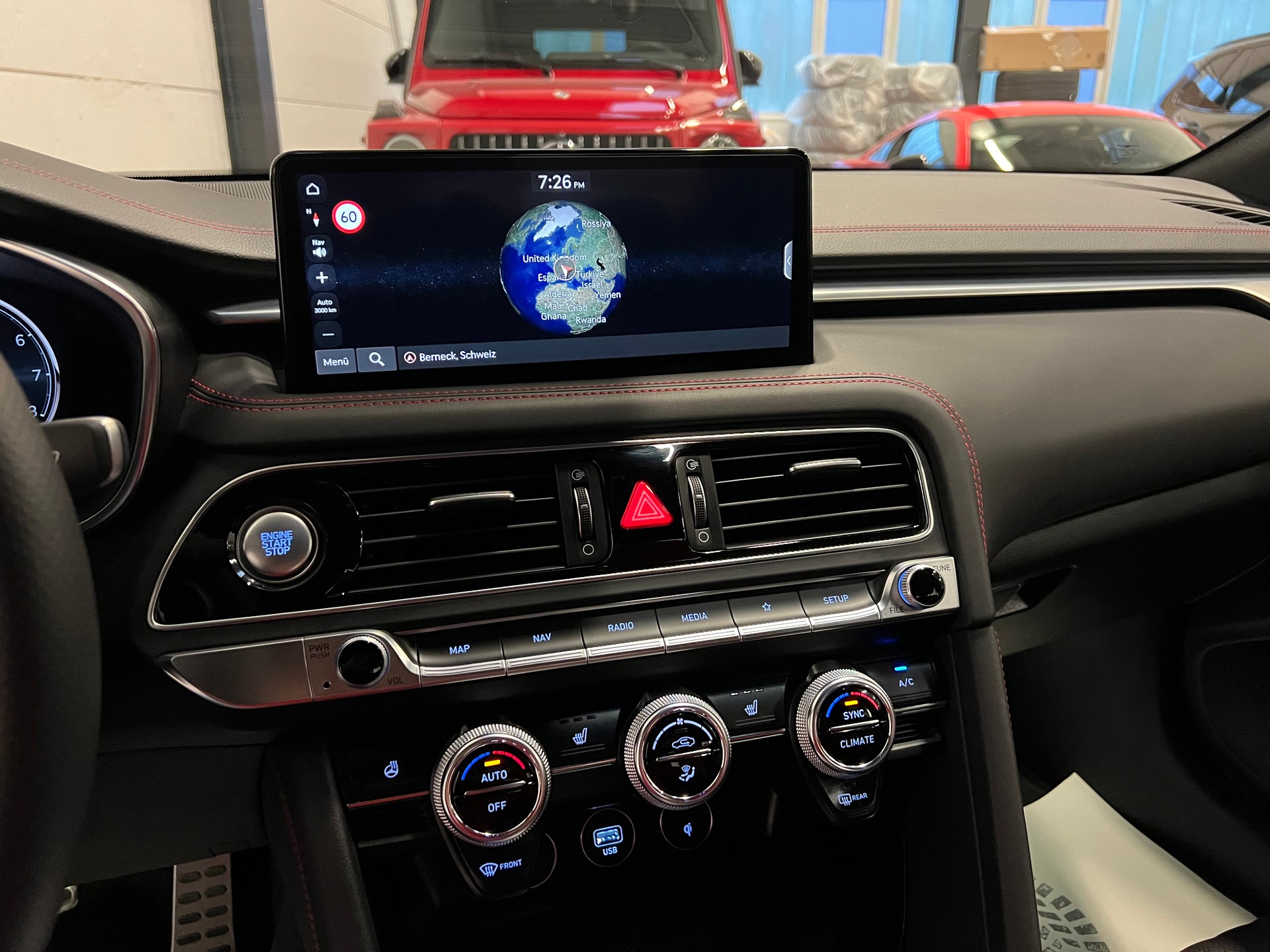 GENESIS G70 2.0 TGDI Sport AT8 AWD-image-26