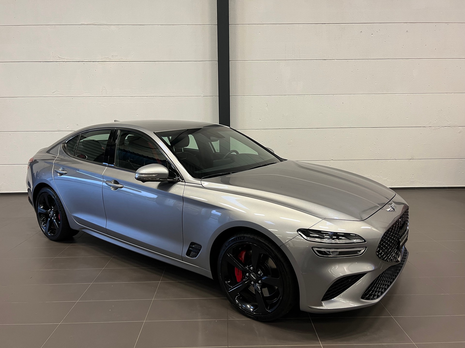 GENESIS G70 2.0 TGDI Sport AT8 AWD-showroom-element-3