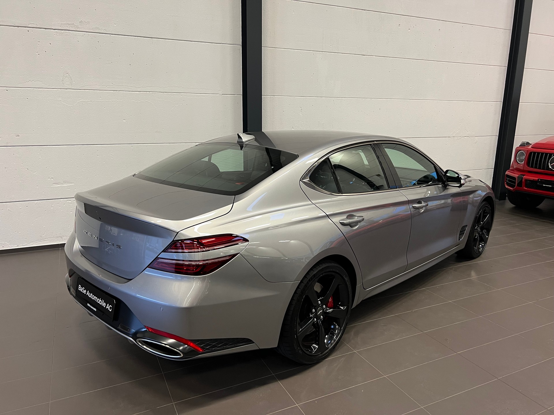 GENESIS G70 2.0 TGDI Sport AT8 AWD-image-11