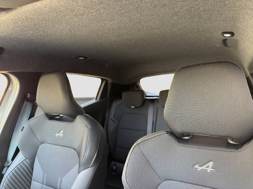 RENAULT CLIO esprit Alpine full hybrid E-Tech 145-image-9