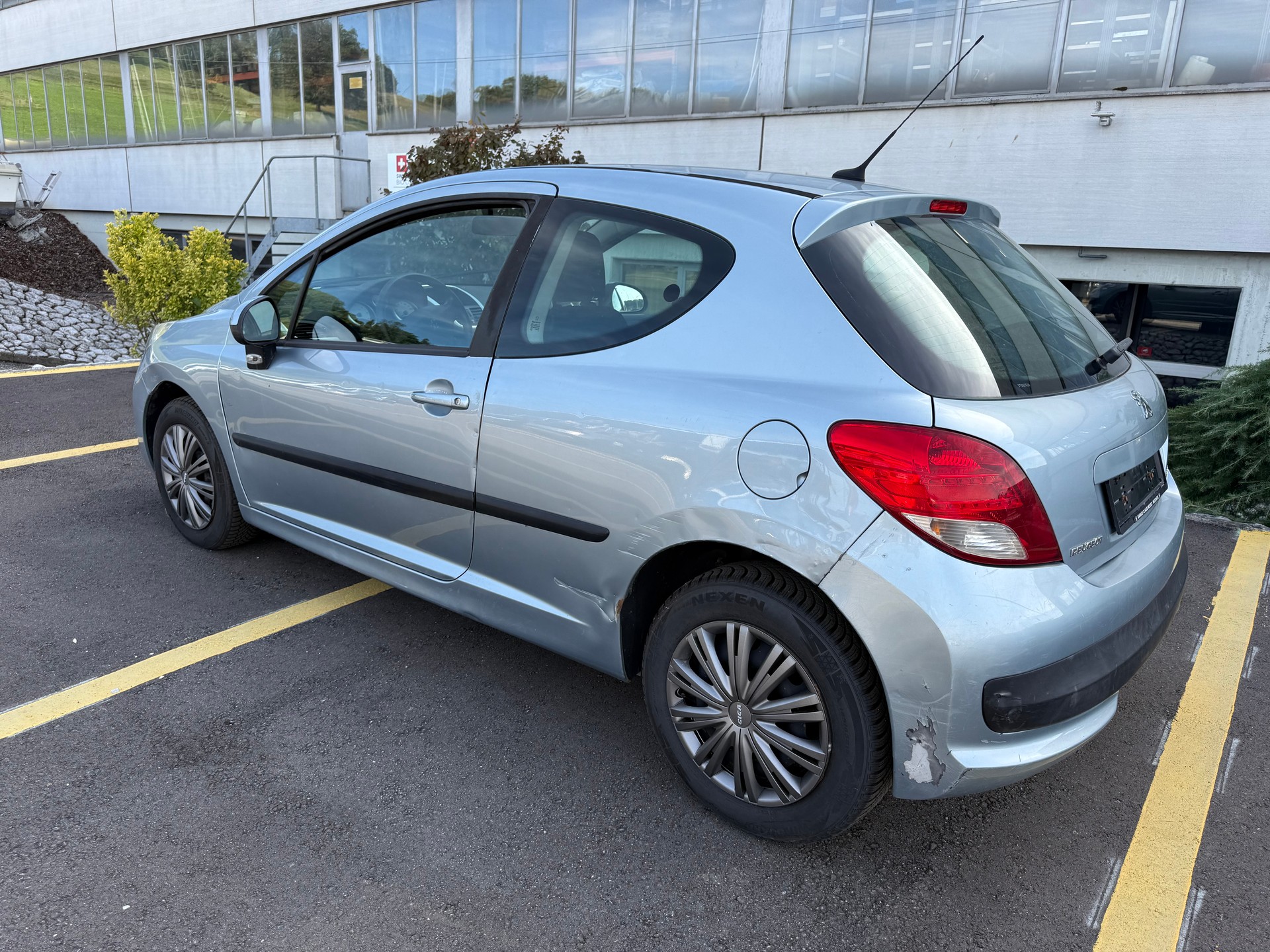 PEUGEOT 207 1.4 Urban-image-12