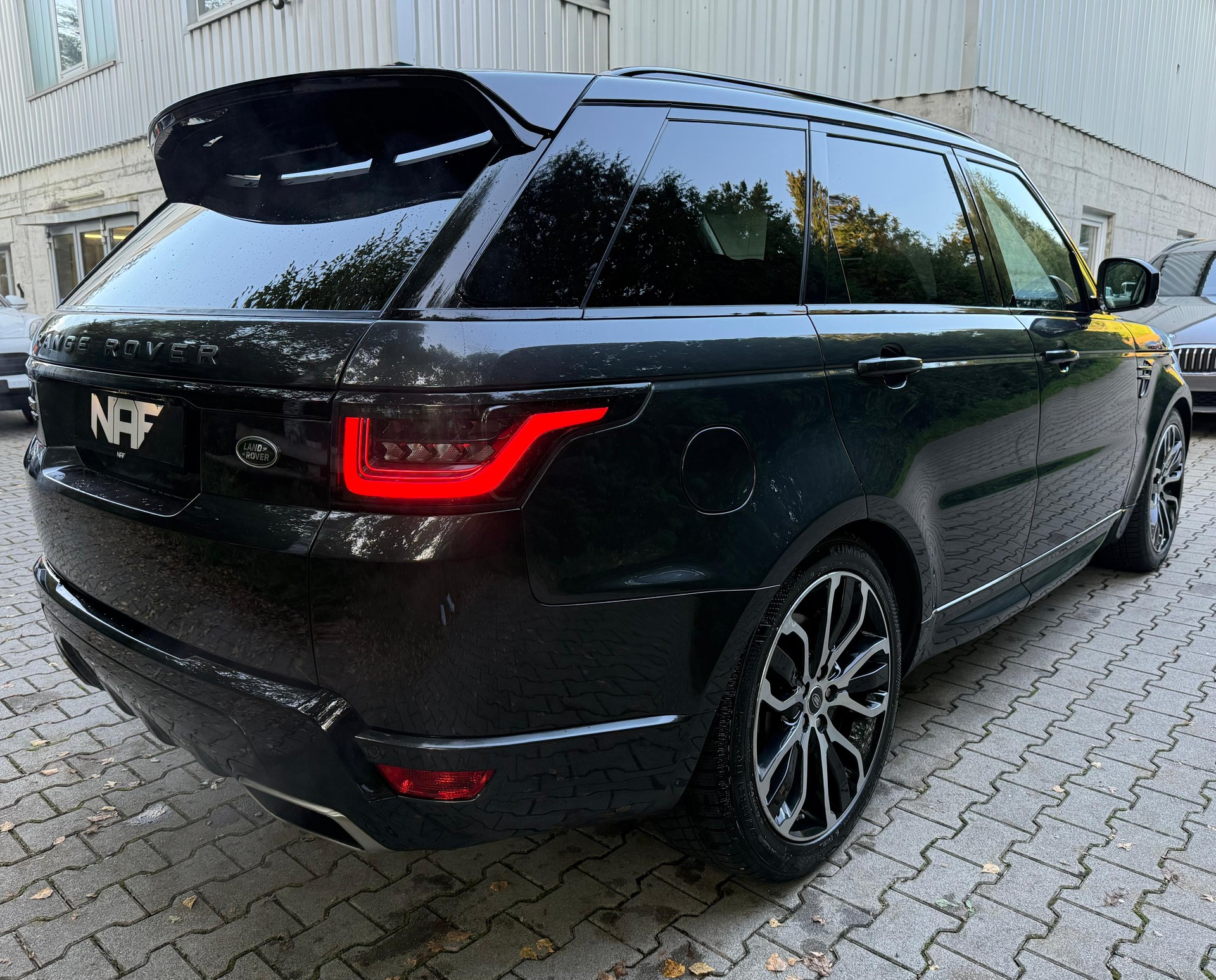 LAND ROVER Range Rover Sport 3.0 V6 S/C HSE Dynamic Automatic-image-4