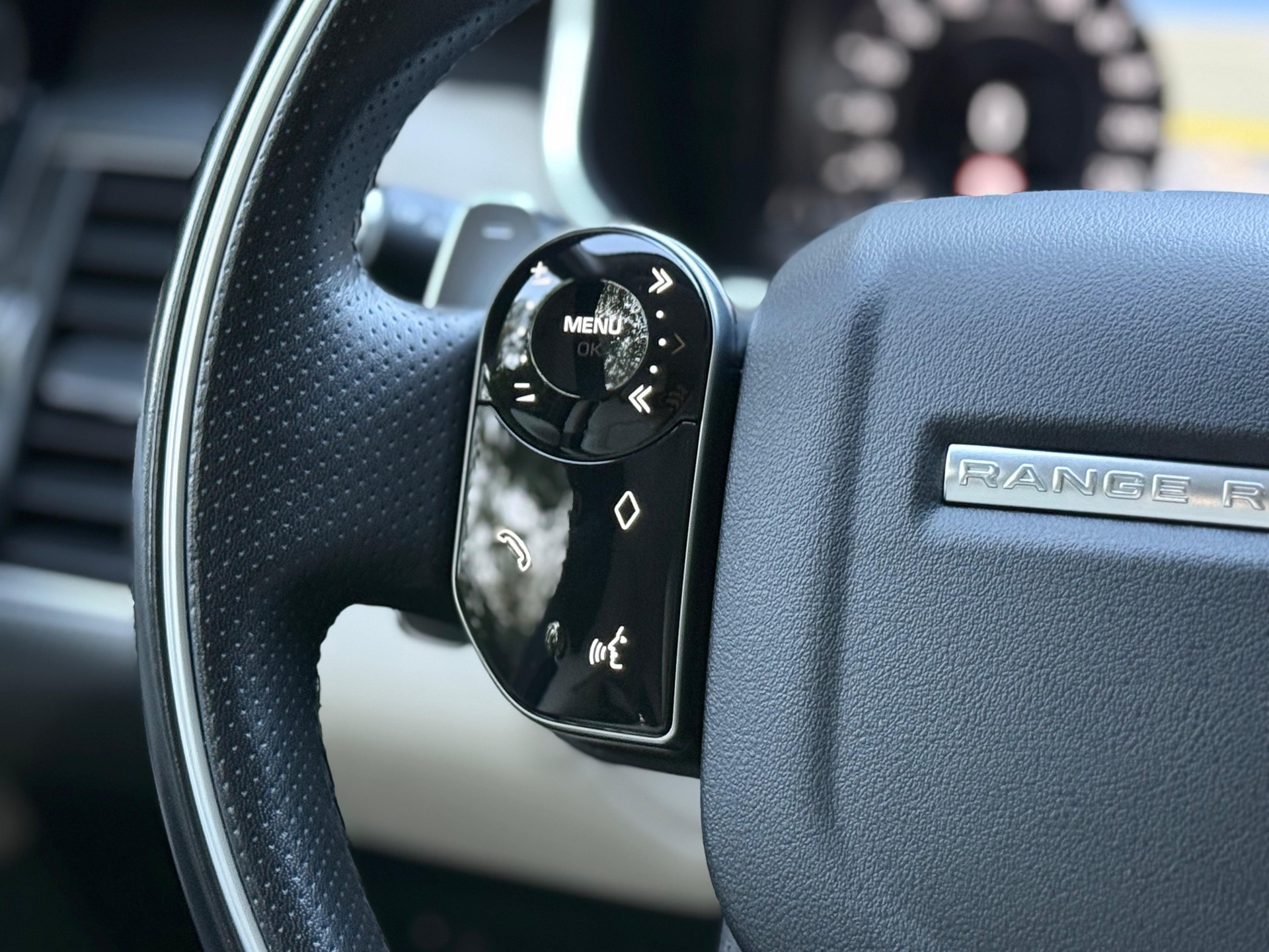 LAND ROVER Range Rover Sport 3.0 V6 S/C HSE Dynamic Automatic-image-16