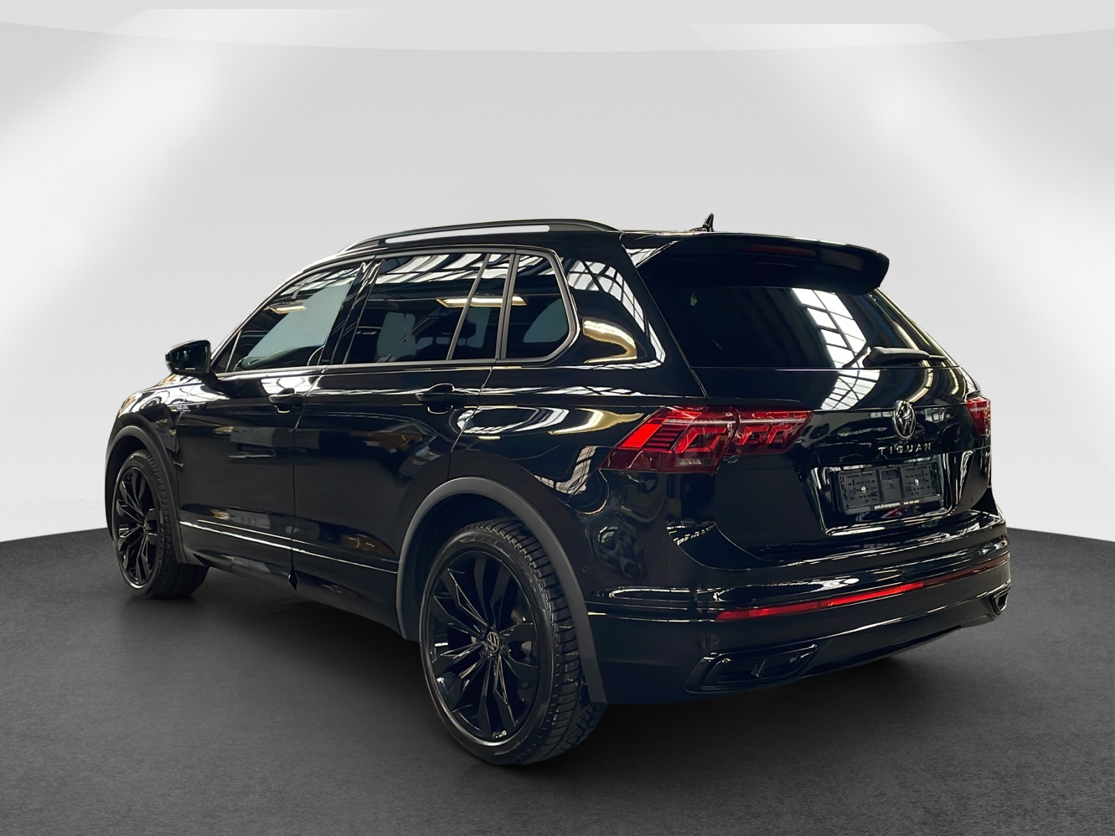 VW Tiguan 2.0 TDI SCR R-Line DSG-image-3
