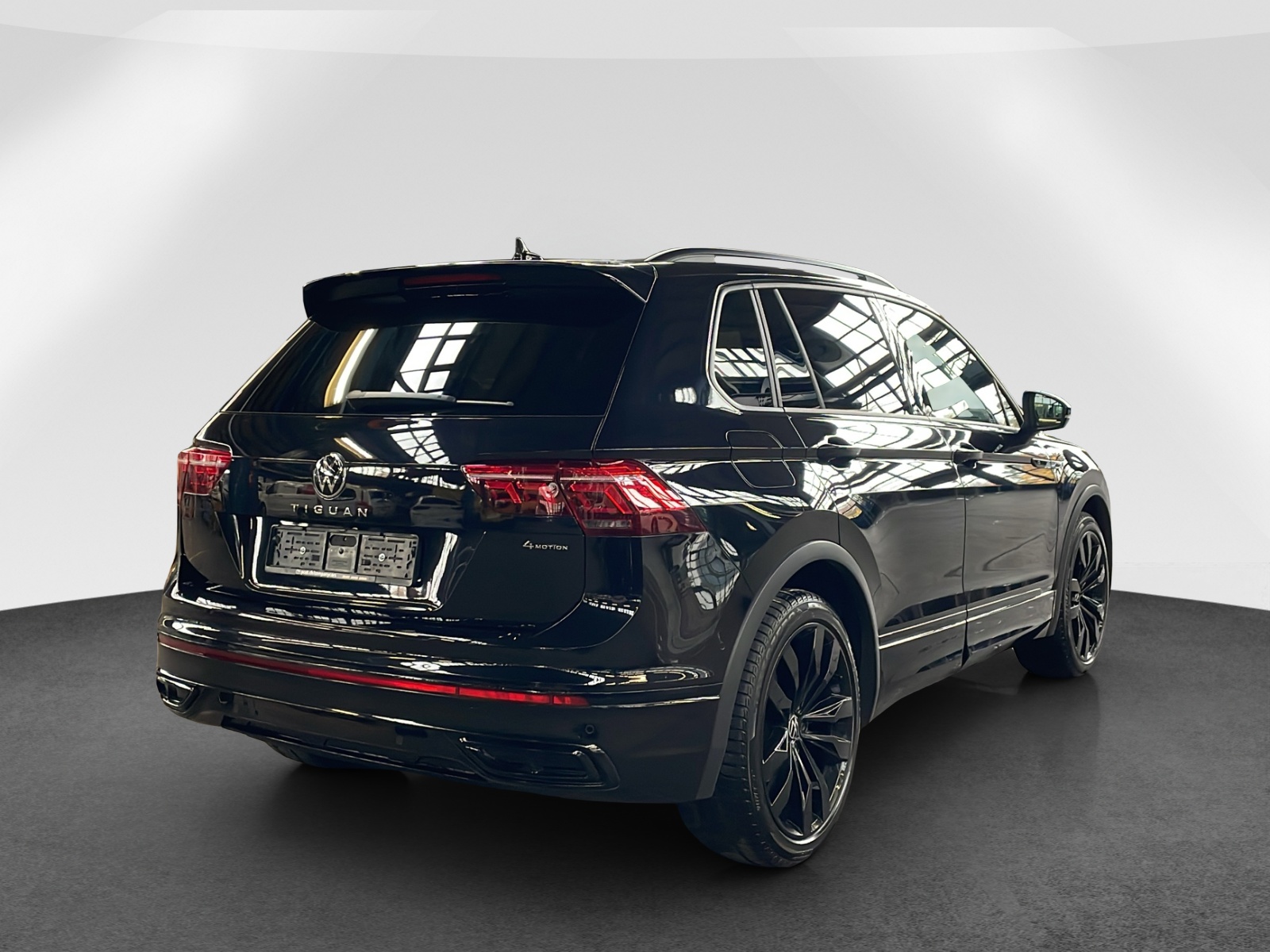 VW Tiguan 2.0 TDI SCR R-Line DSG-image-5