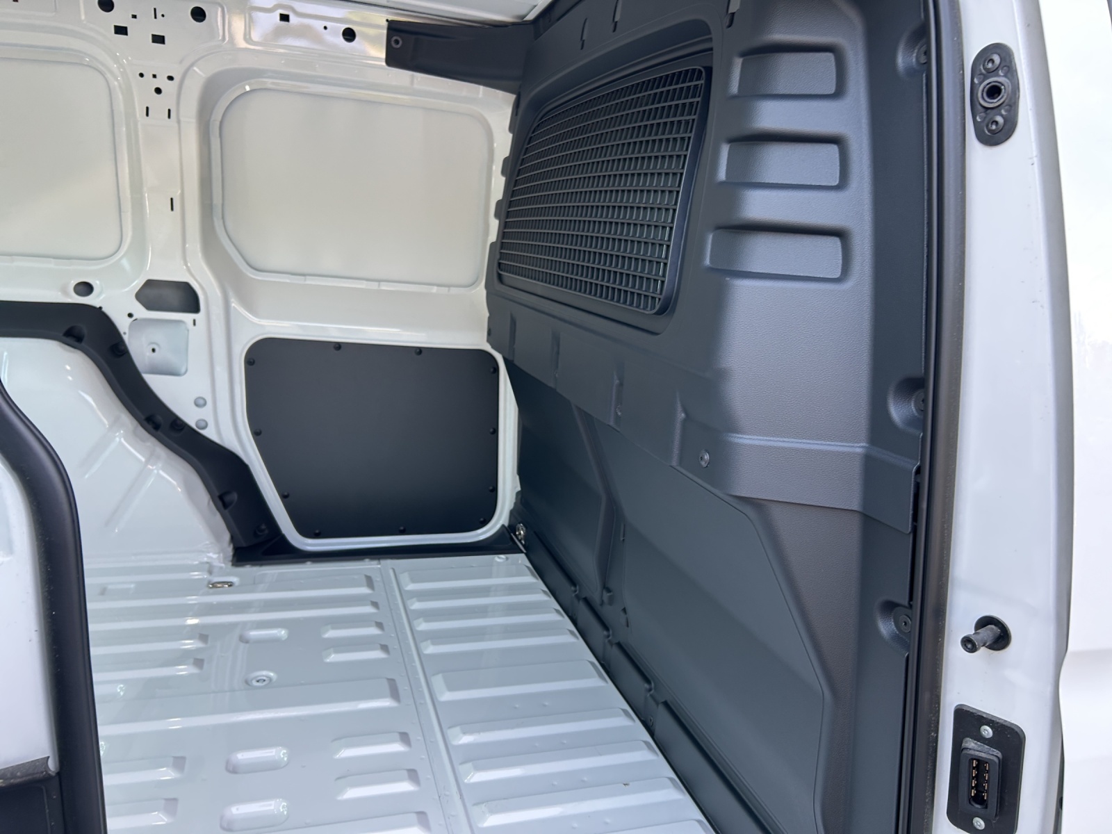 VW Caddy Cargo 1.5 TSI-image-11