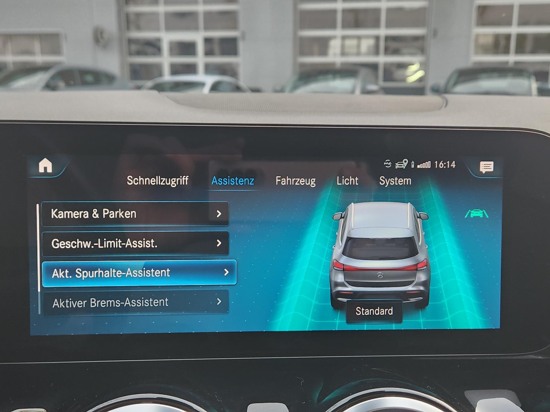 MERCEDES-BENZ EQA 250 ** BATTERIEZERTIFIKAT - KEYLESS - SITZHEIZUNG - SPURASSISTENT - KAMERA - GARANTIE BIS 7.2029 **-image-14