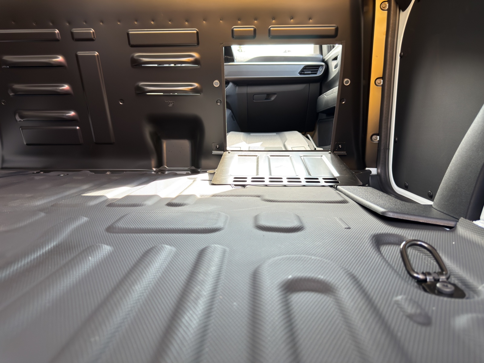 FORD Transit Courier Van 1.0 EcoBoost Trend-image-18