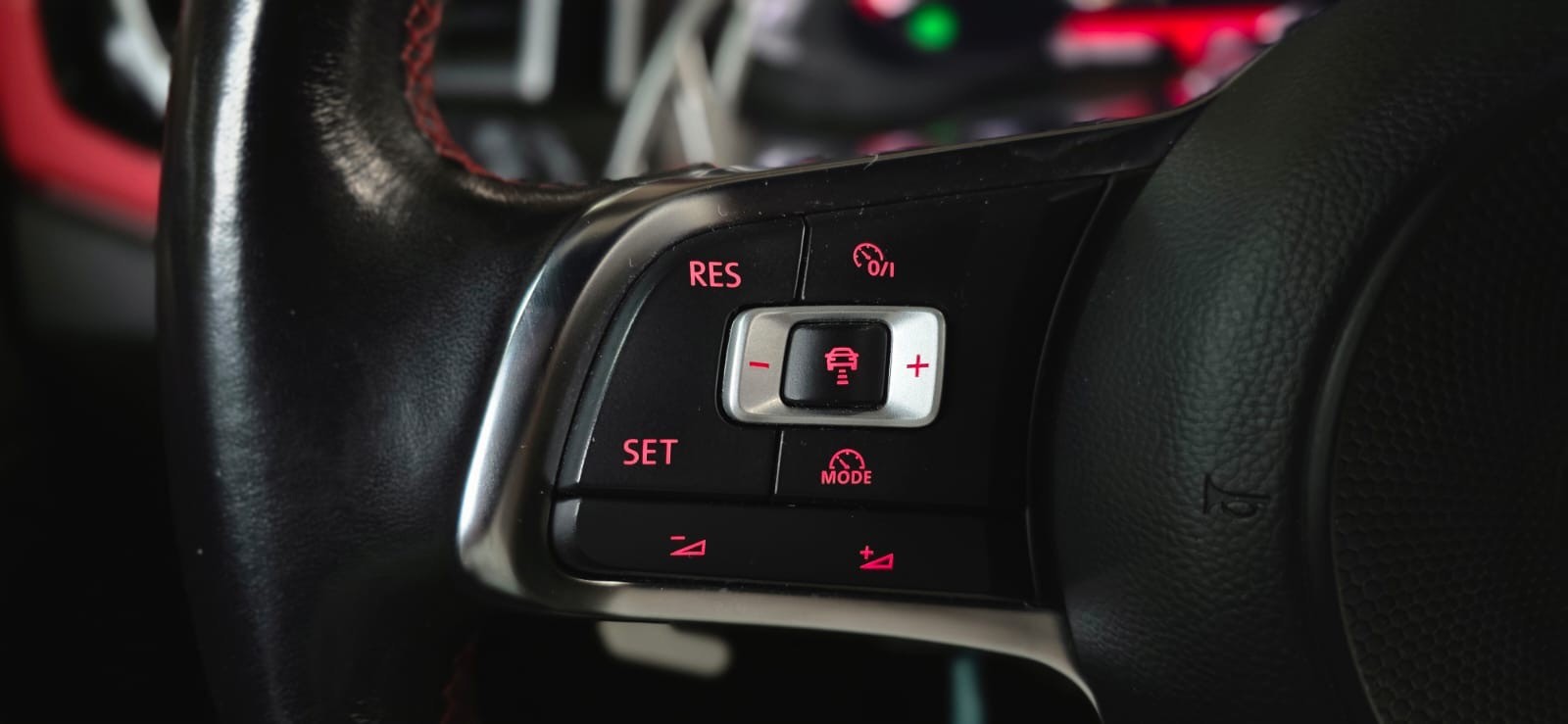 VW Polo 2.0 TSI GTI DSG *mit 251 PS *CH-Fahrzeug*-image-17