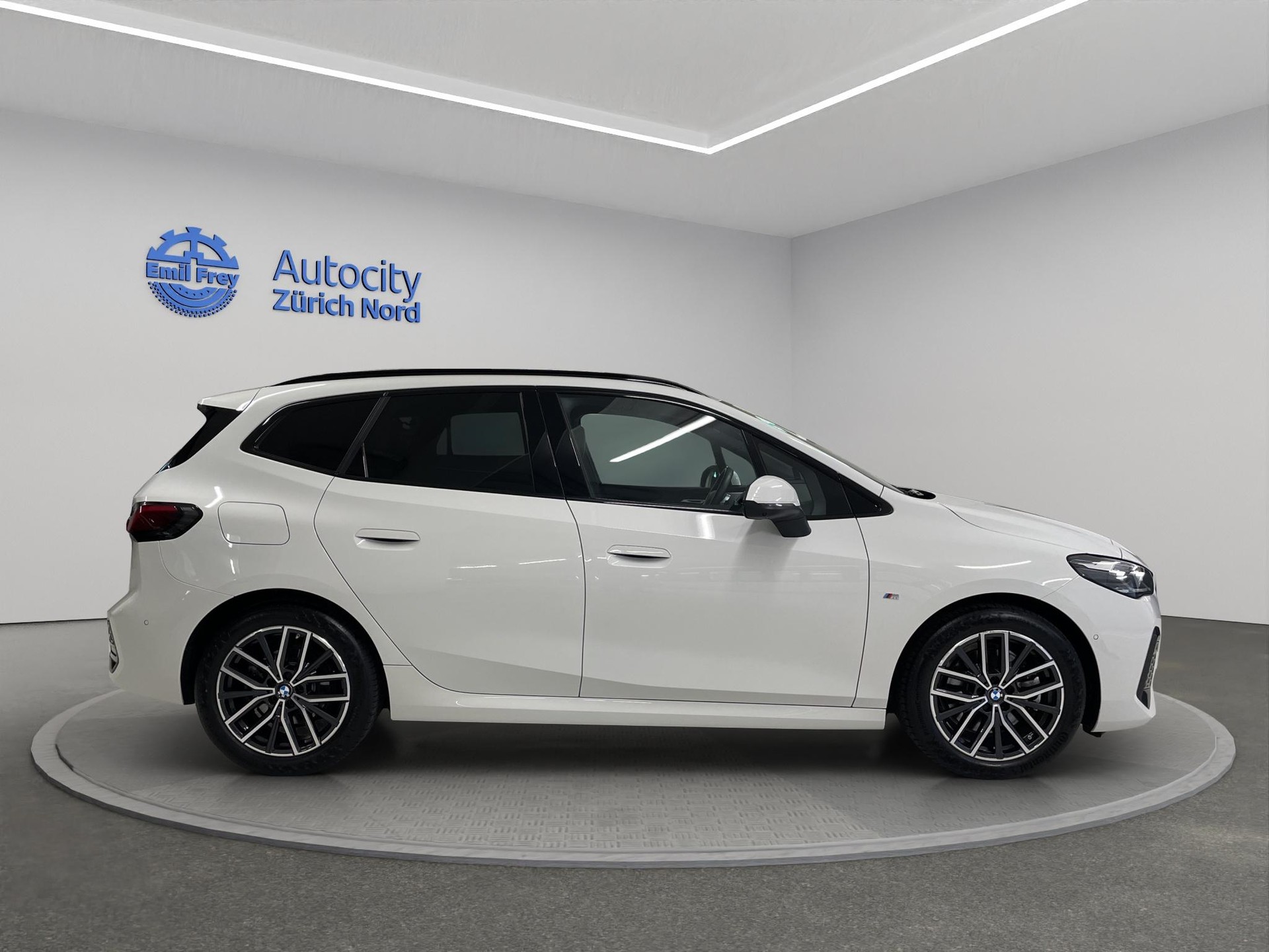 BMW 223i xDrive SDKG Active Tourer-image-5