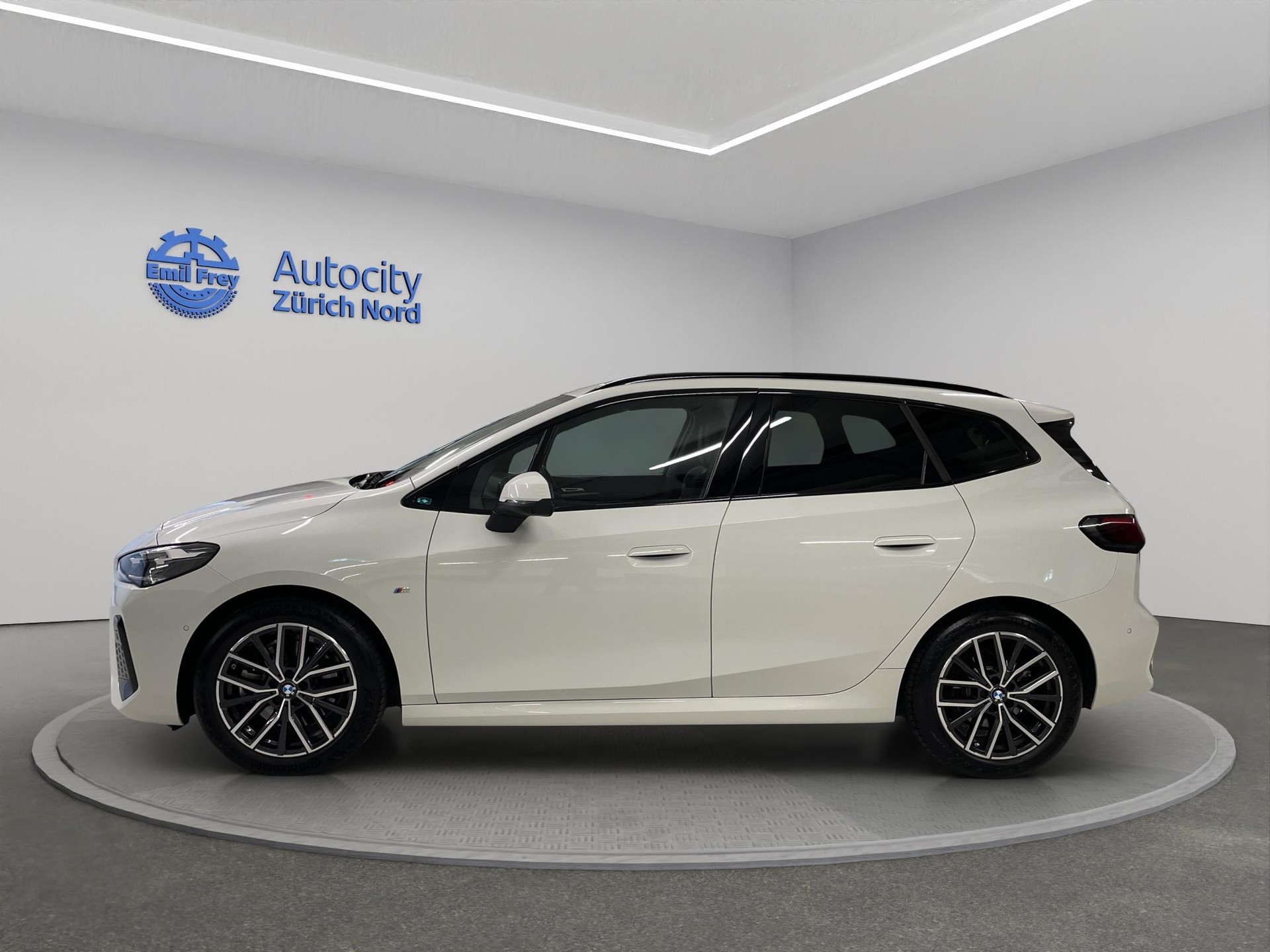 BMW 223i xDrive SDKG Active Tourer-image-4