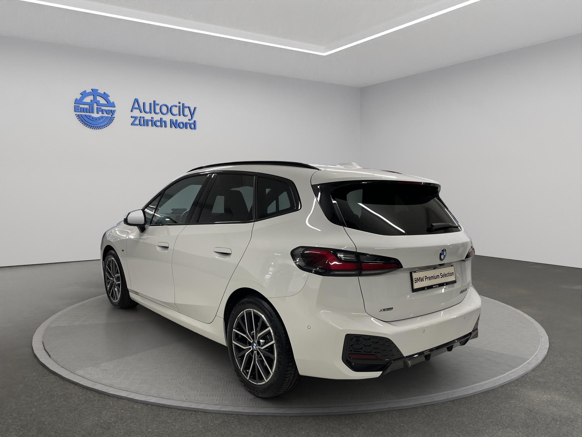 BMW 223i xDrive SDKG Active Tourer-image-3